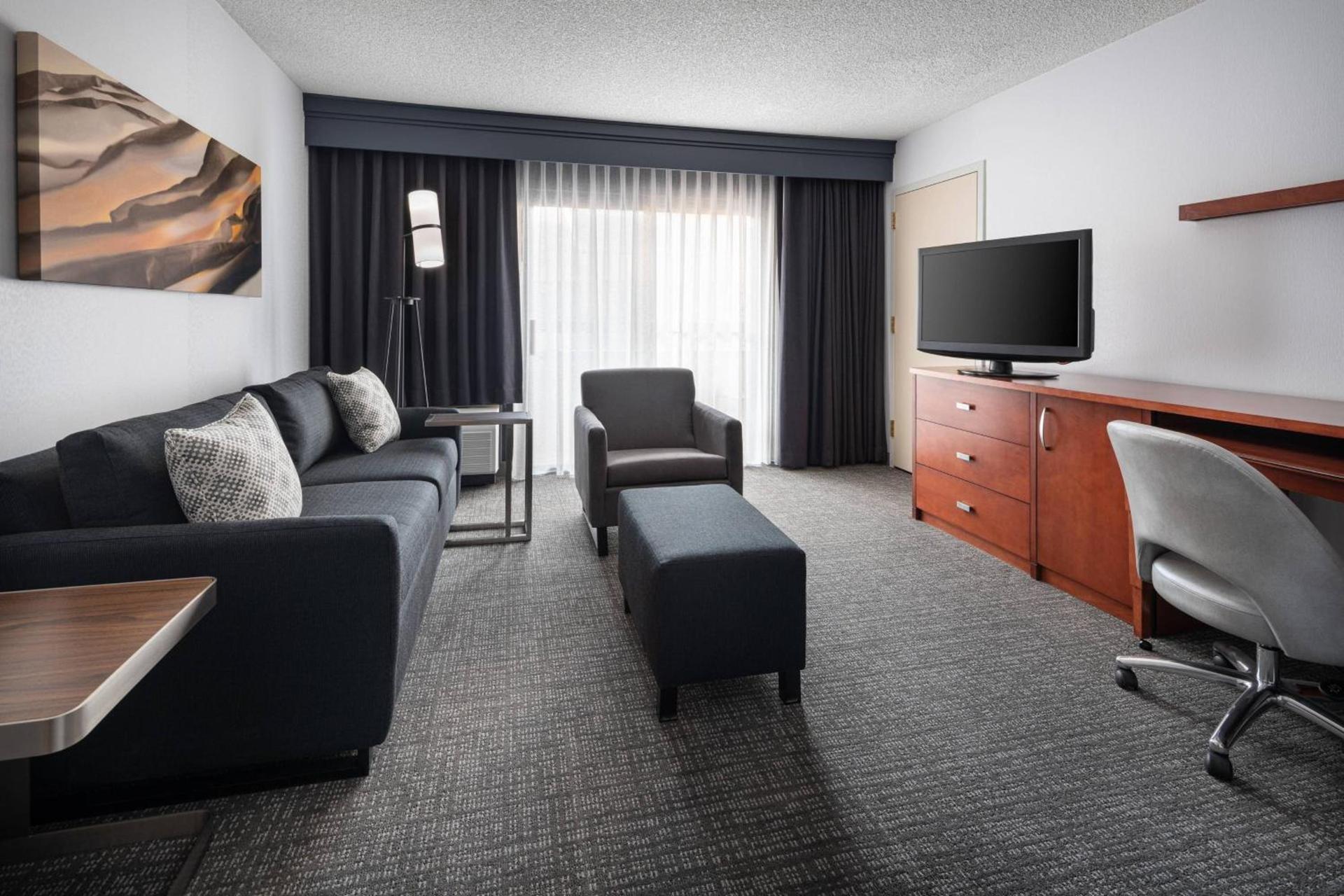 Courtyard by Marriott Pleasanton photo 13