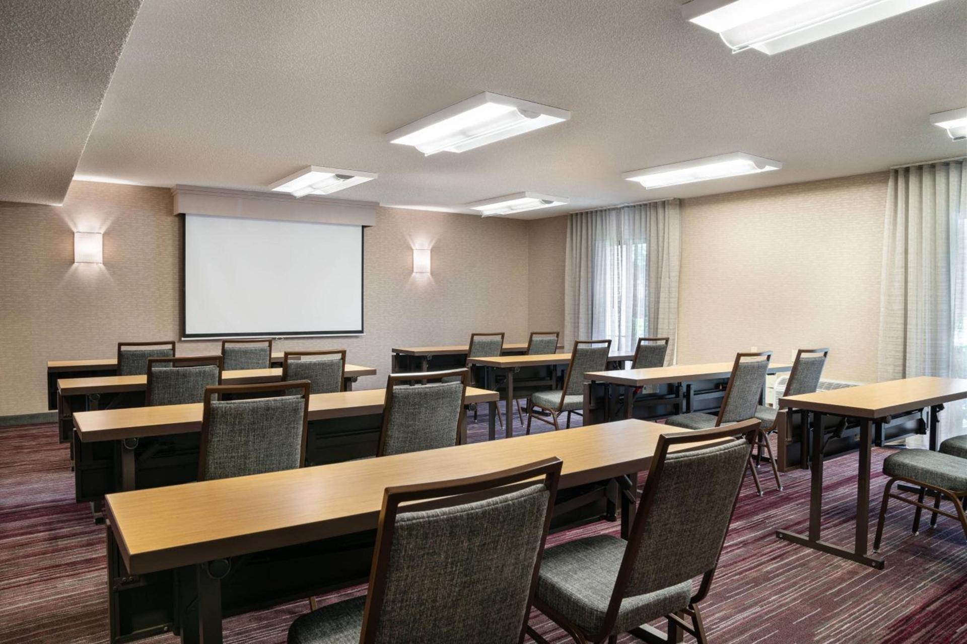 Courtyard by Marriott Pleasanton photo 31