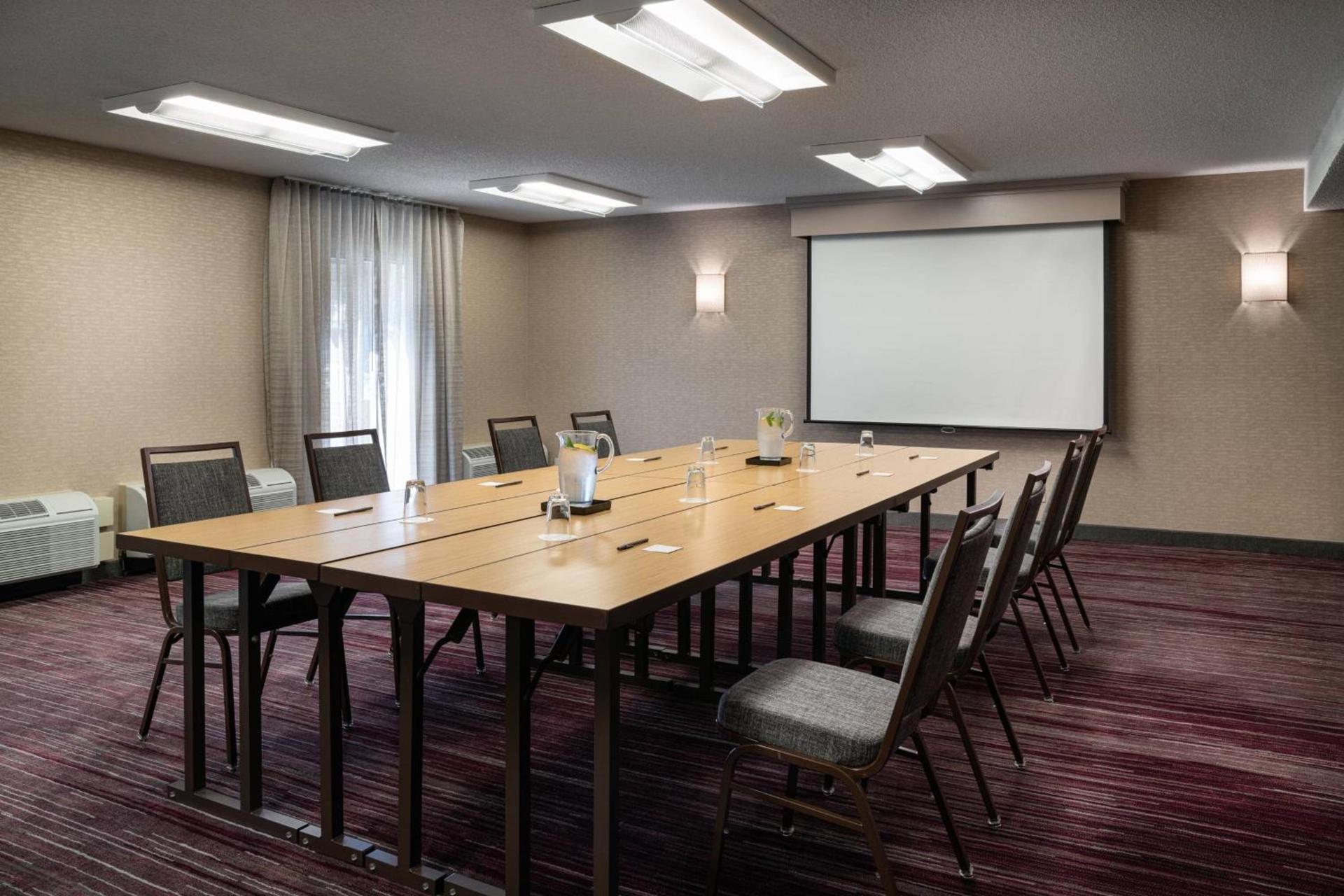 Courtyard by Marriott Pleasanton photo 30