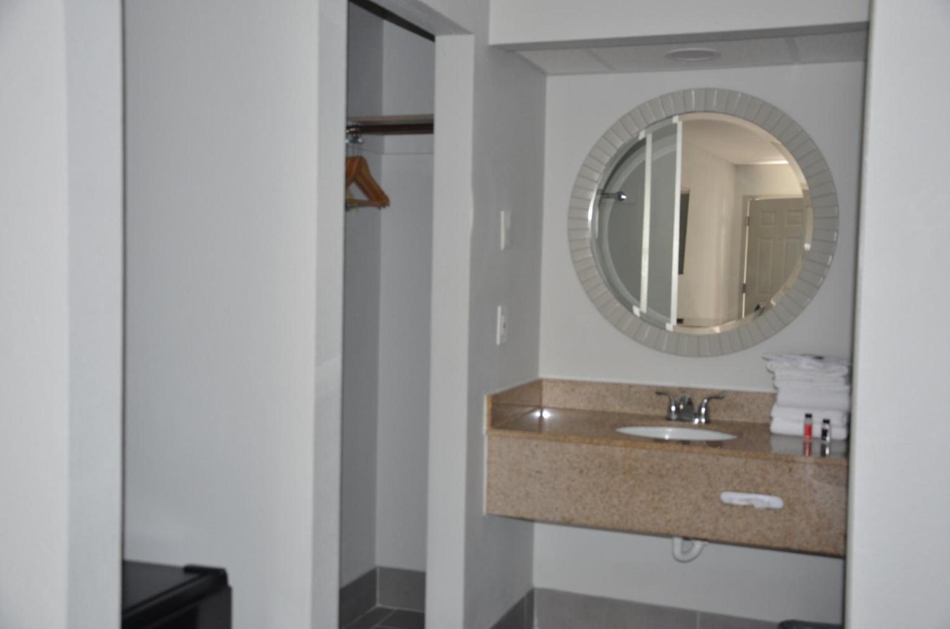 Baymont Suites photo 11