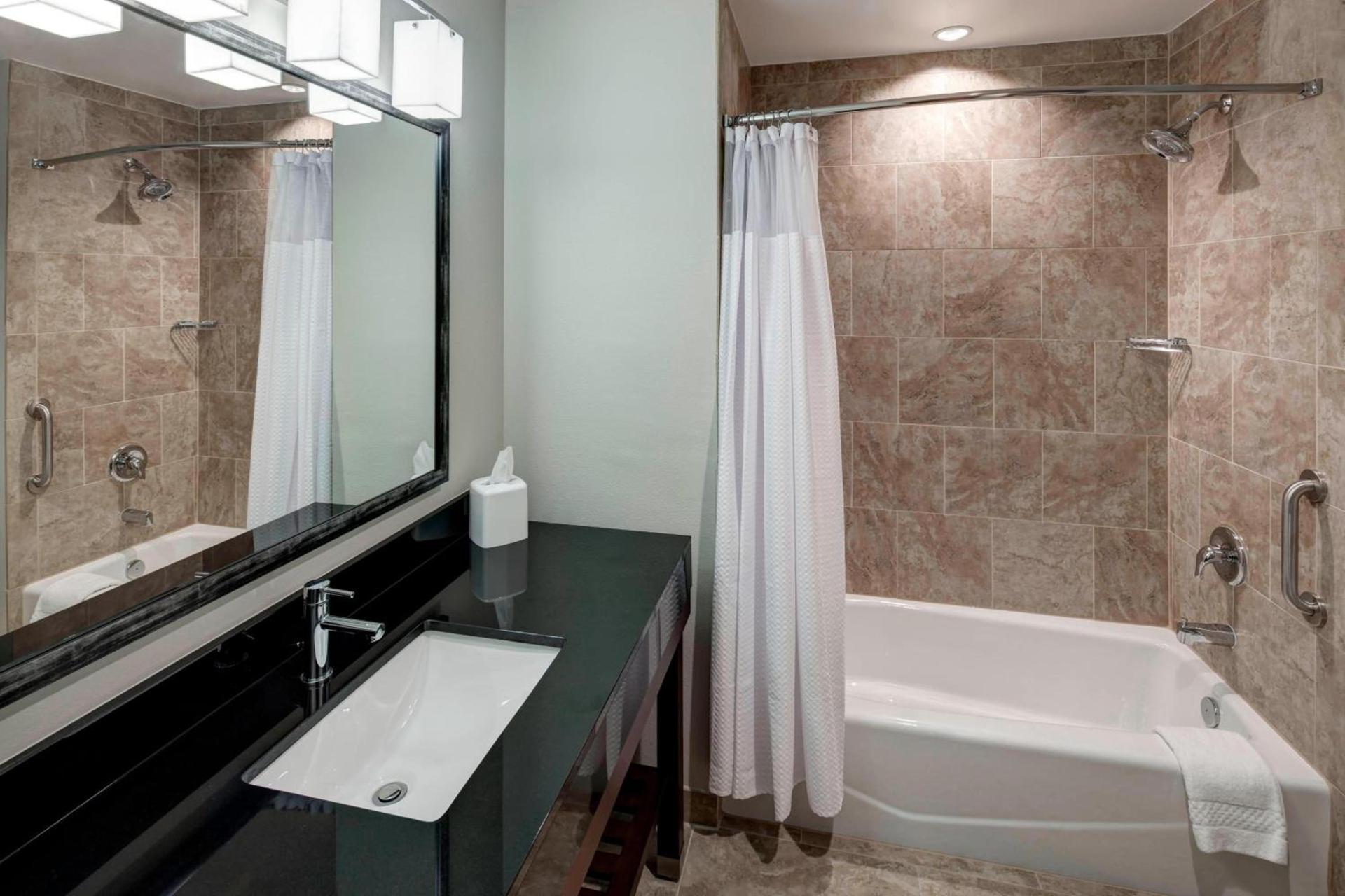 Courtyard by Marriott Dallas Plano/Richardson photo 12