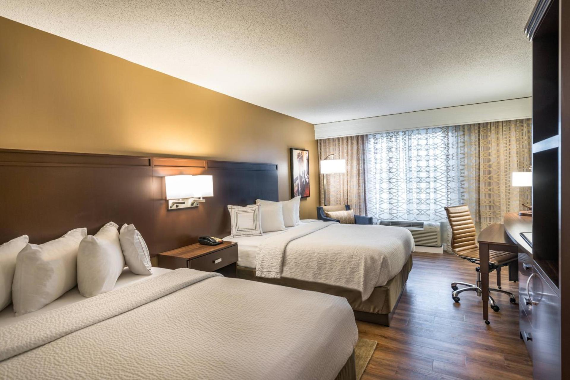 Courtyard by Marriott Charleston Historic District photo 9