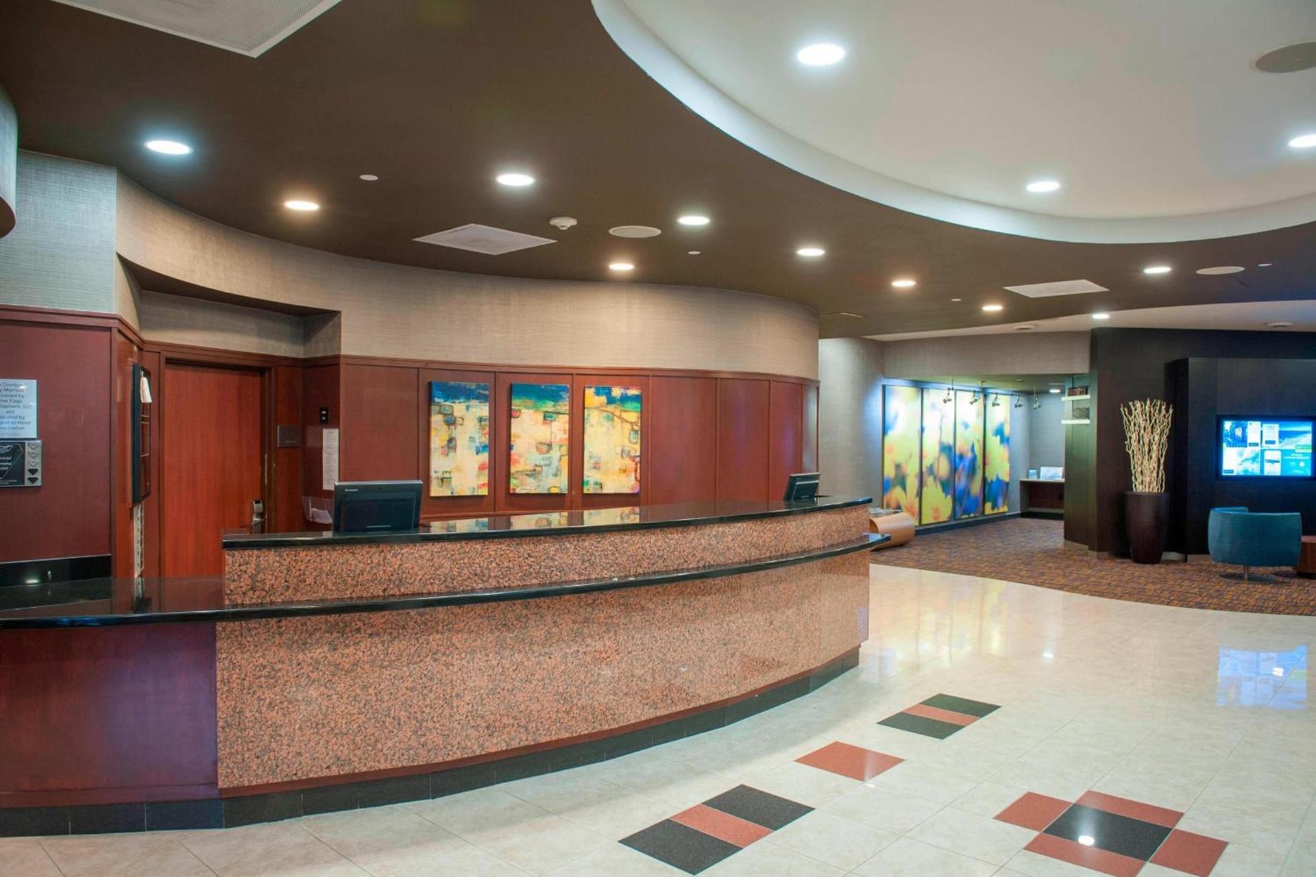 Courtyard by Marriott Pensacola Downtown photo 3
