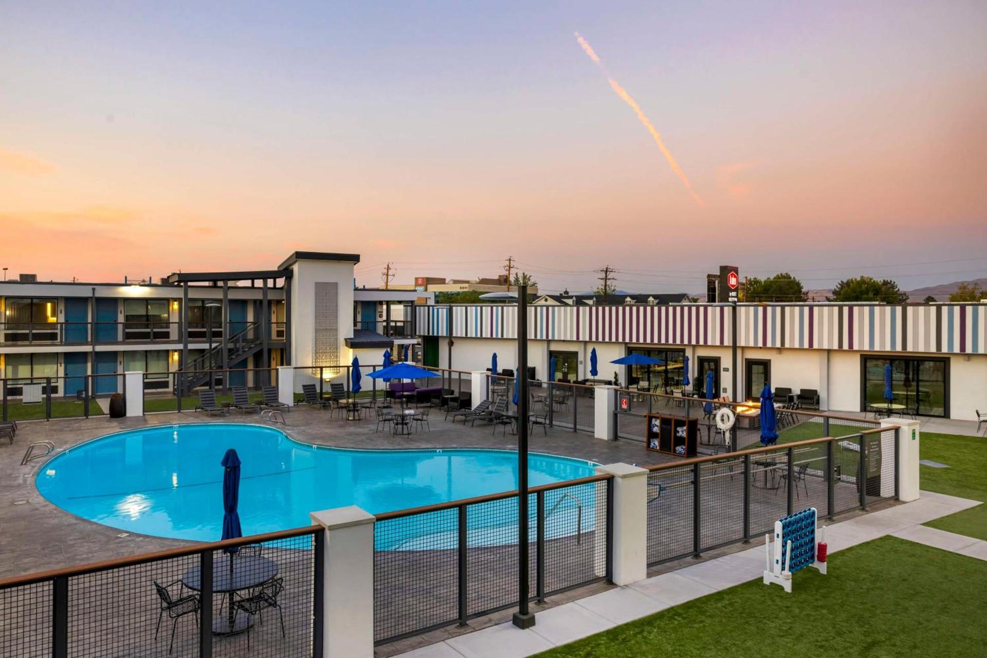 Aiden by Best Western South Reno photo 7