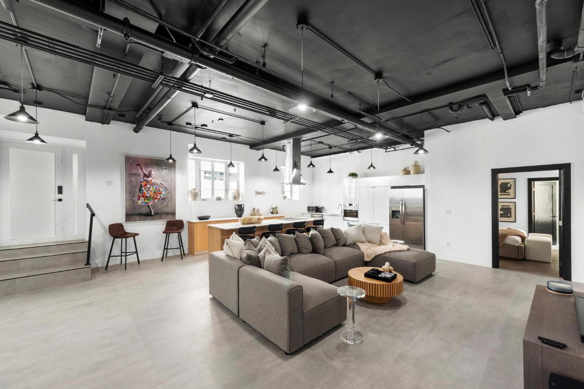 Luxuri Suites photo 19