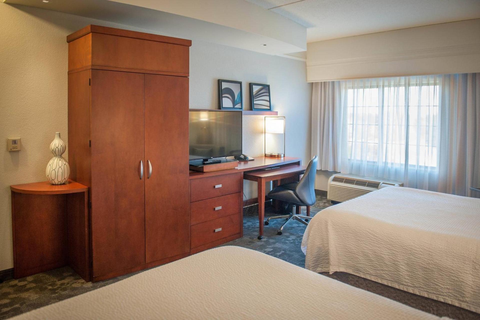 Courtyard by Marriott Pensacola Downtown photo 26