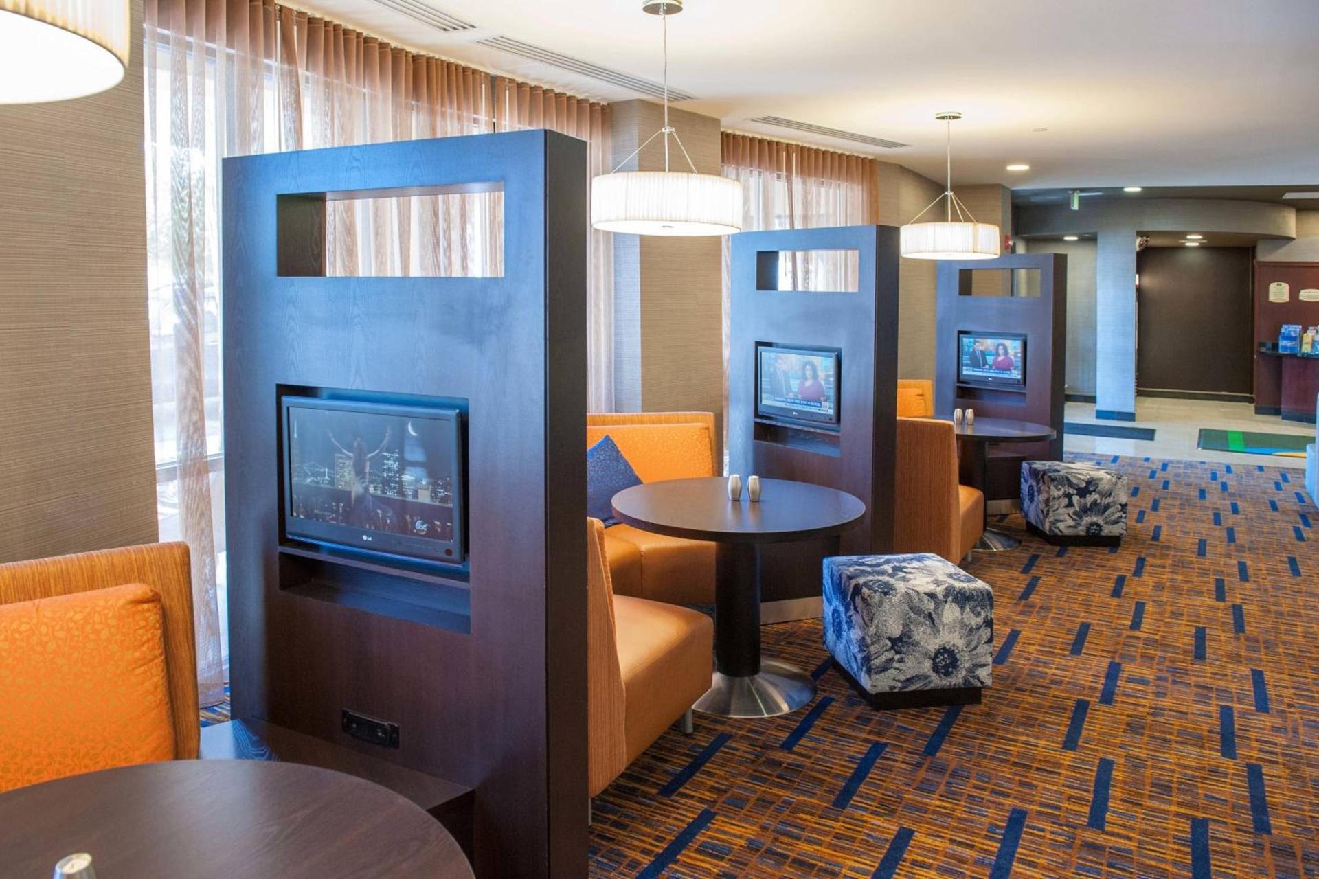 Courtyard by Marriott Pensacola Downtown photo 16