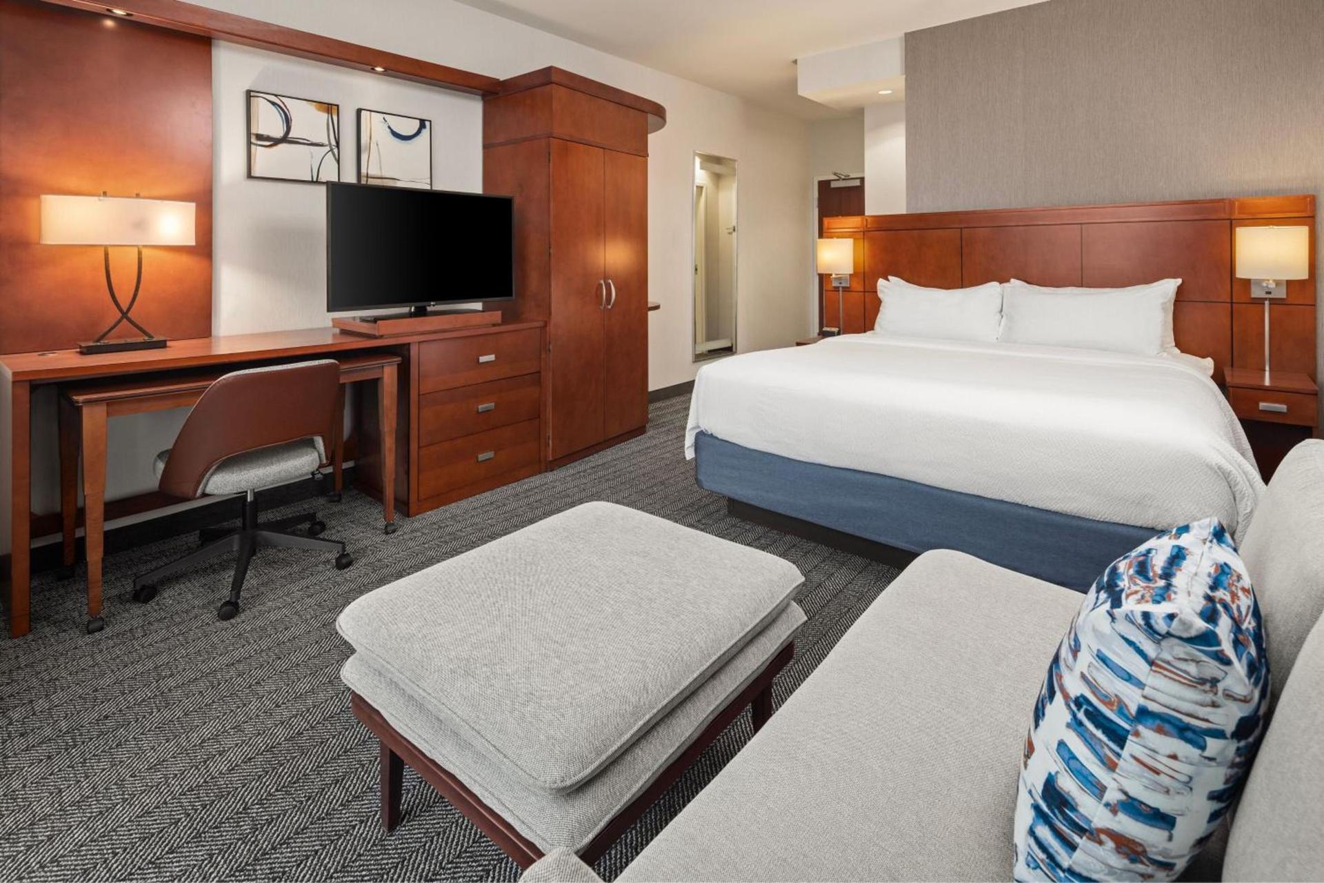 Courtyard Mankato Hotel & Event Center photo 63