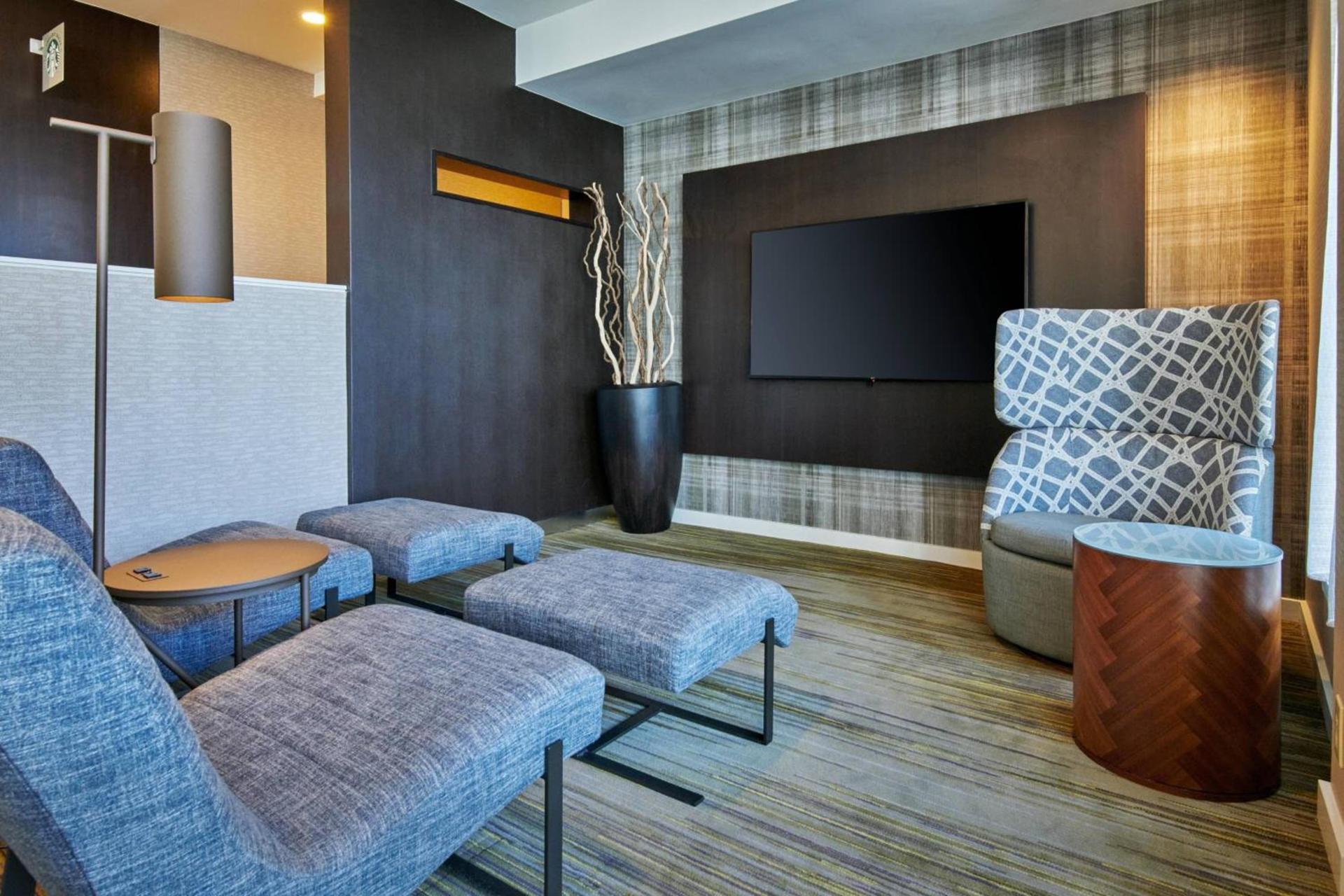 Courtyard by Marriott Indianapolis Castleton photo 6