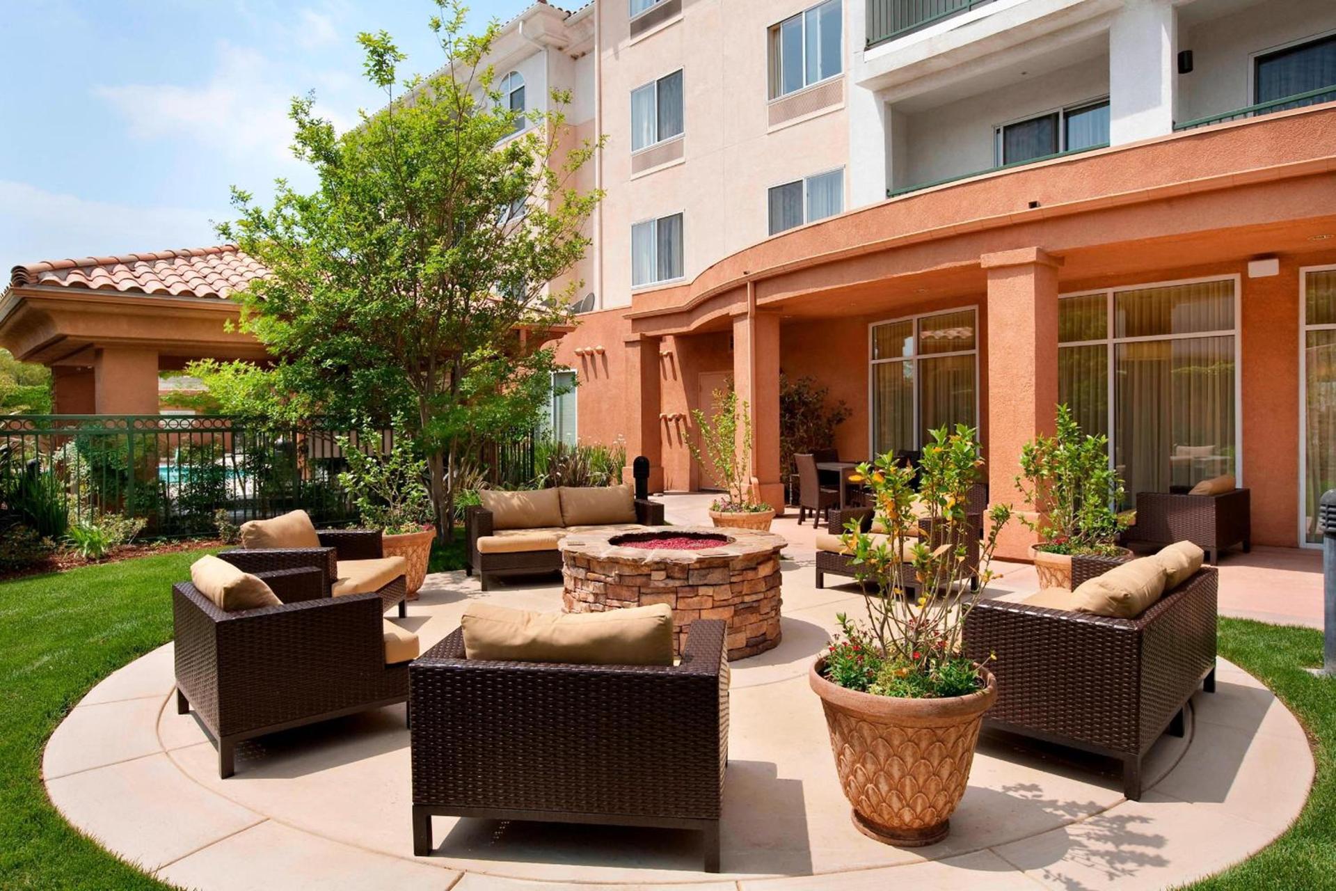 Courtyard Ventura Simi Valley photo 8