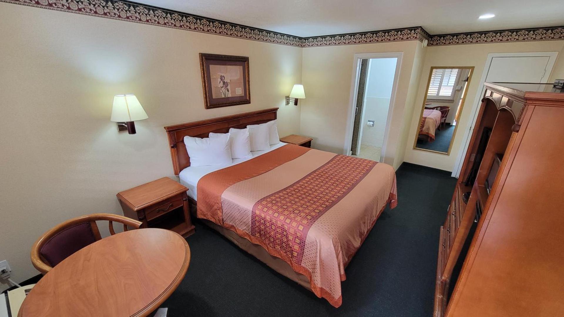 Geary Parkway Motel photo 13