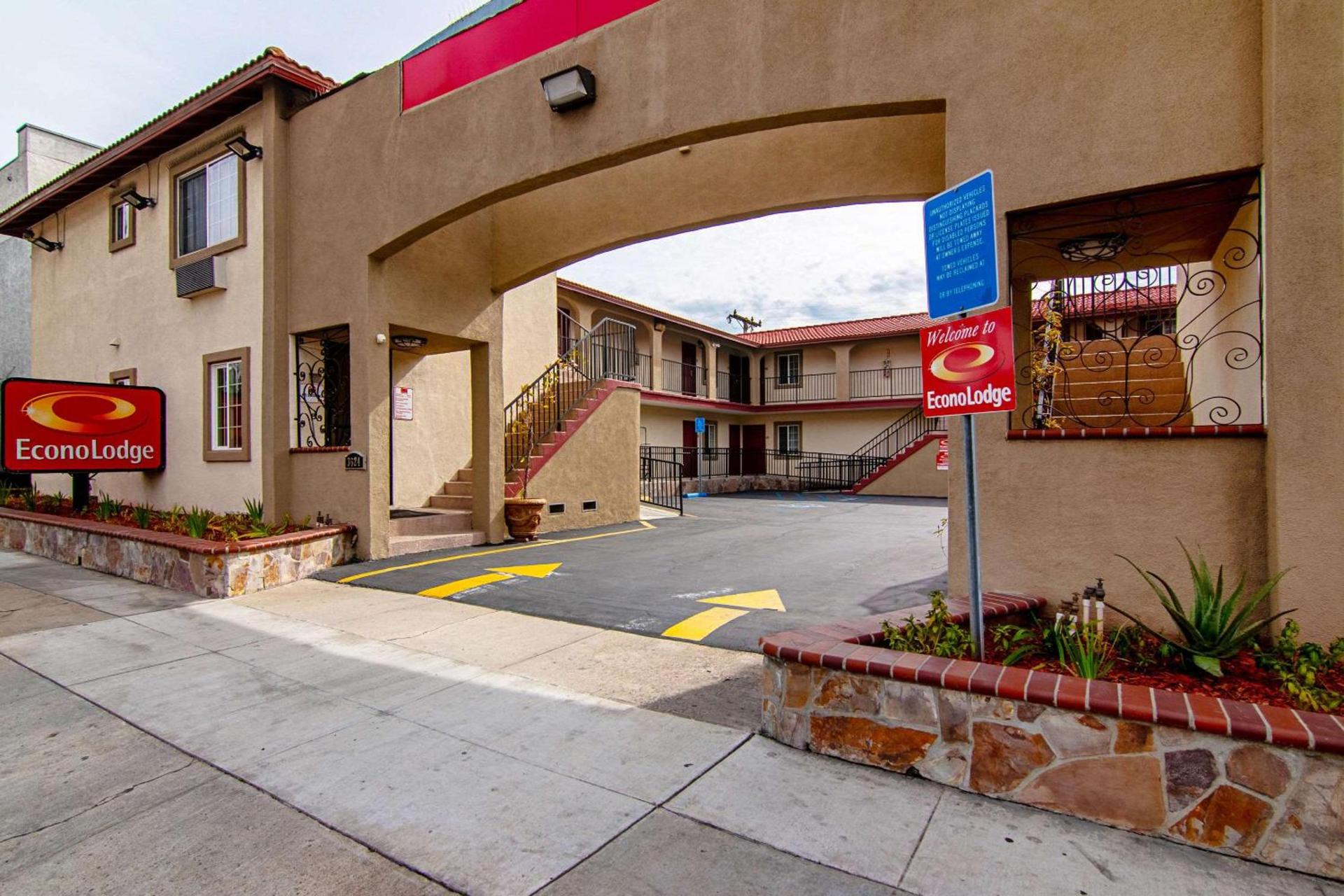 Econo Lodge Long Beach I-405 photo 4