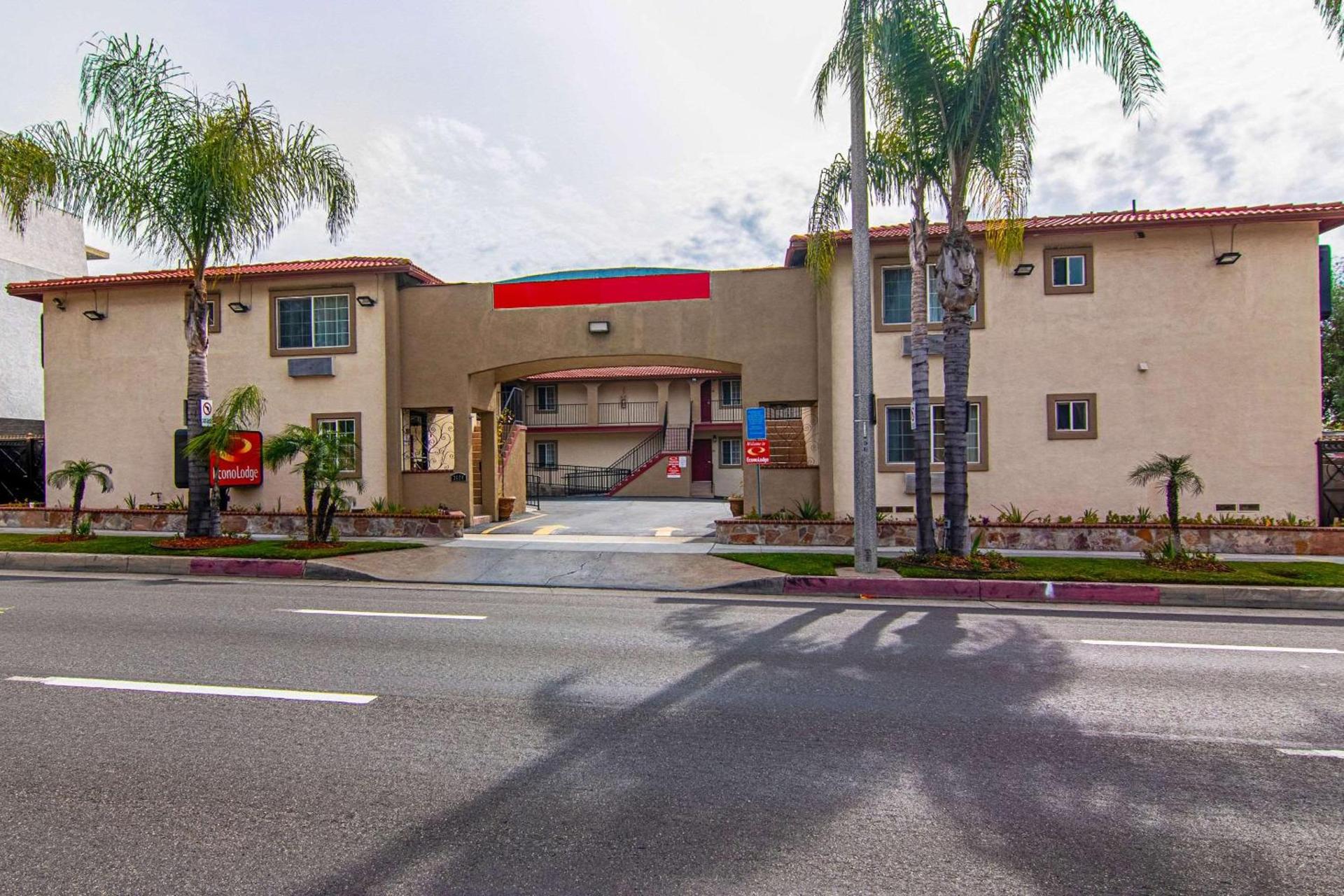 Econo Lodge Long Beach I-405 photo 2