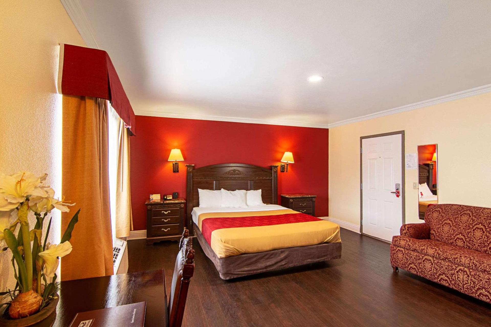 Econo Lodge Long Beach I-405 photo 26