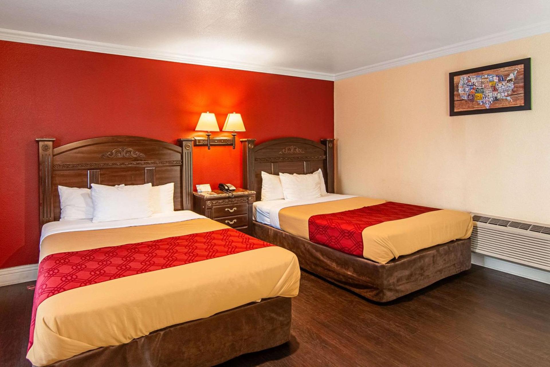 Econo Lodge Long Beach I-405 photo 21