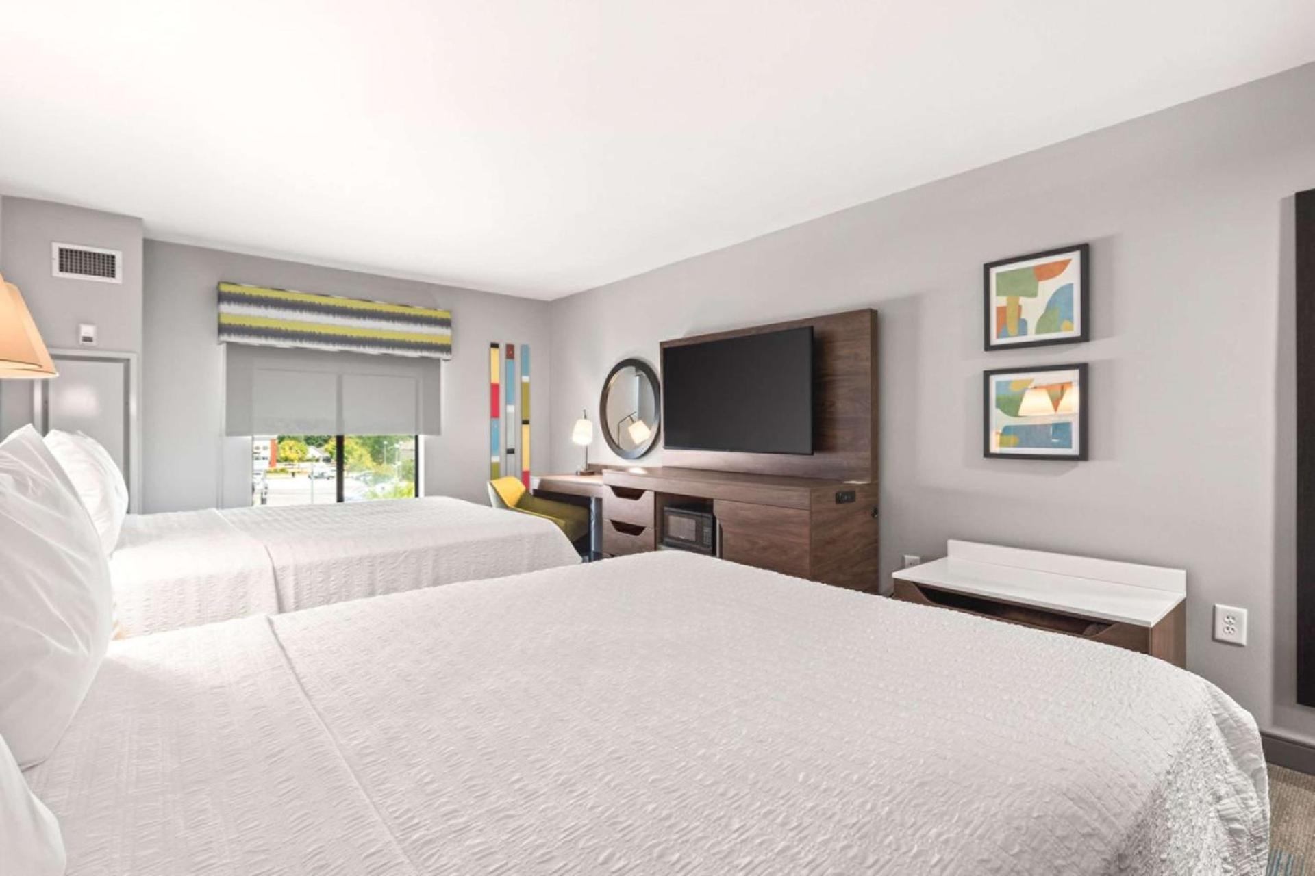 Hampton Inn Columbus-North photo 33