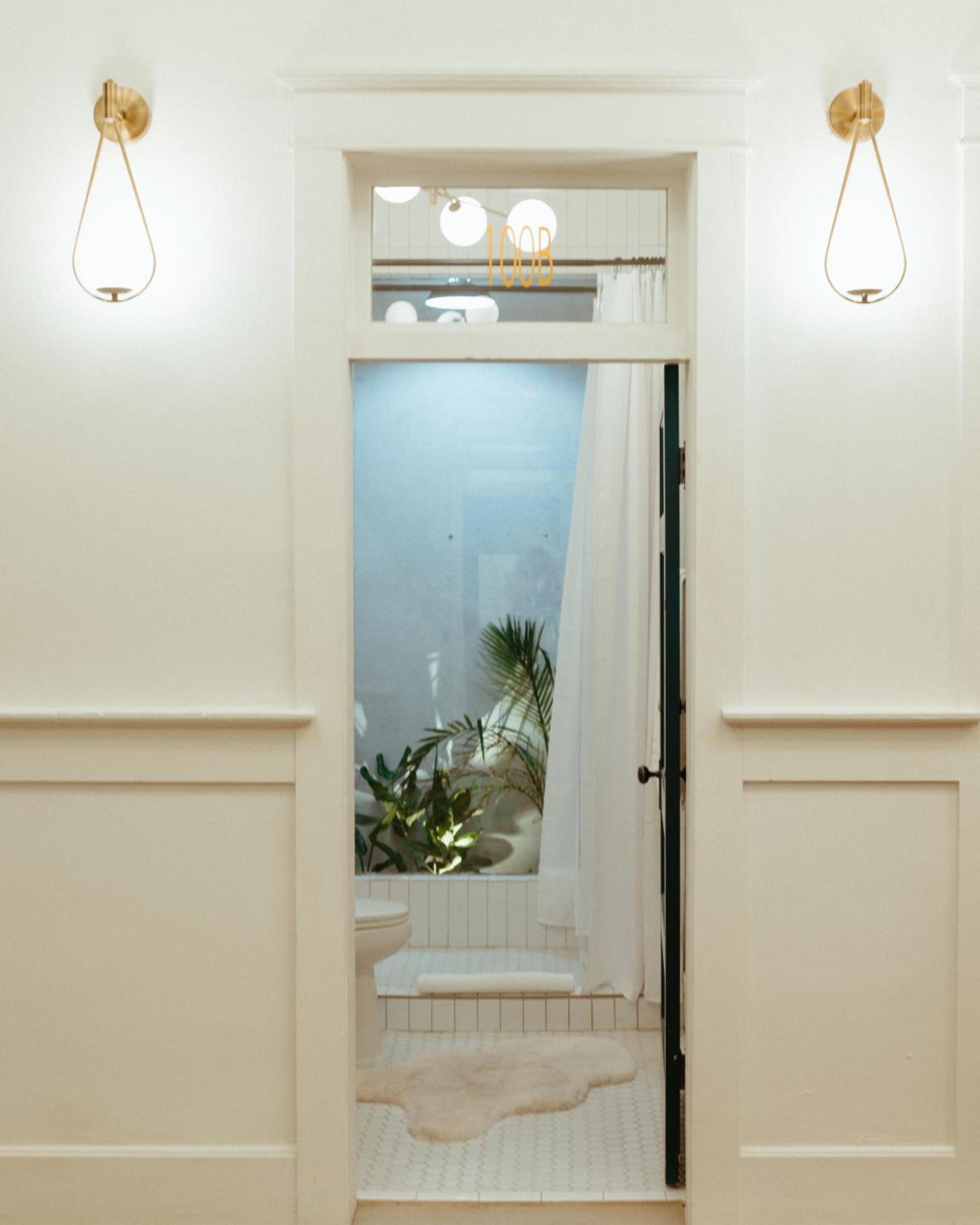 Warner Hotel photo 60