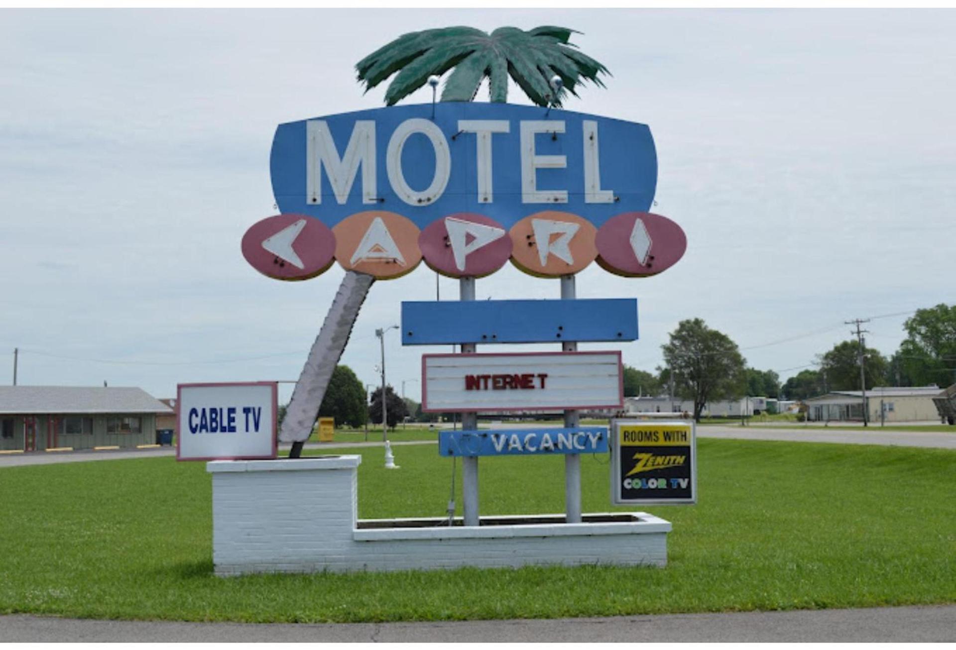 Capri Motel By OYO Elwood, Wathena photo 12