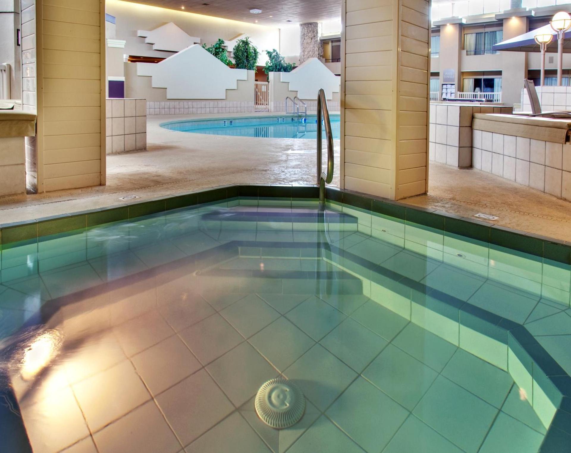 Ramada by Wyndham Midtown Grand Island photo 41