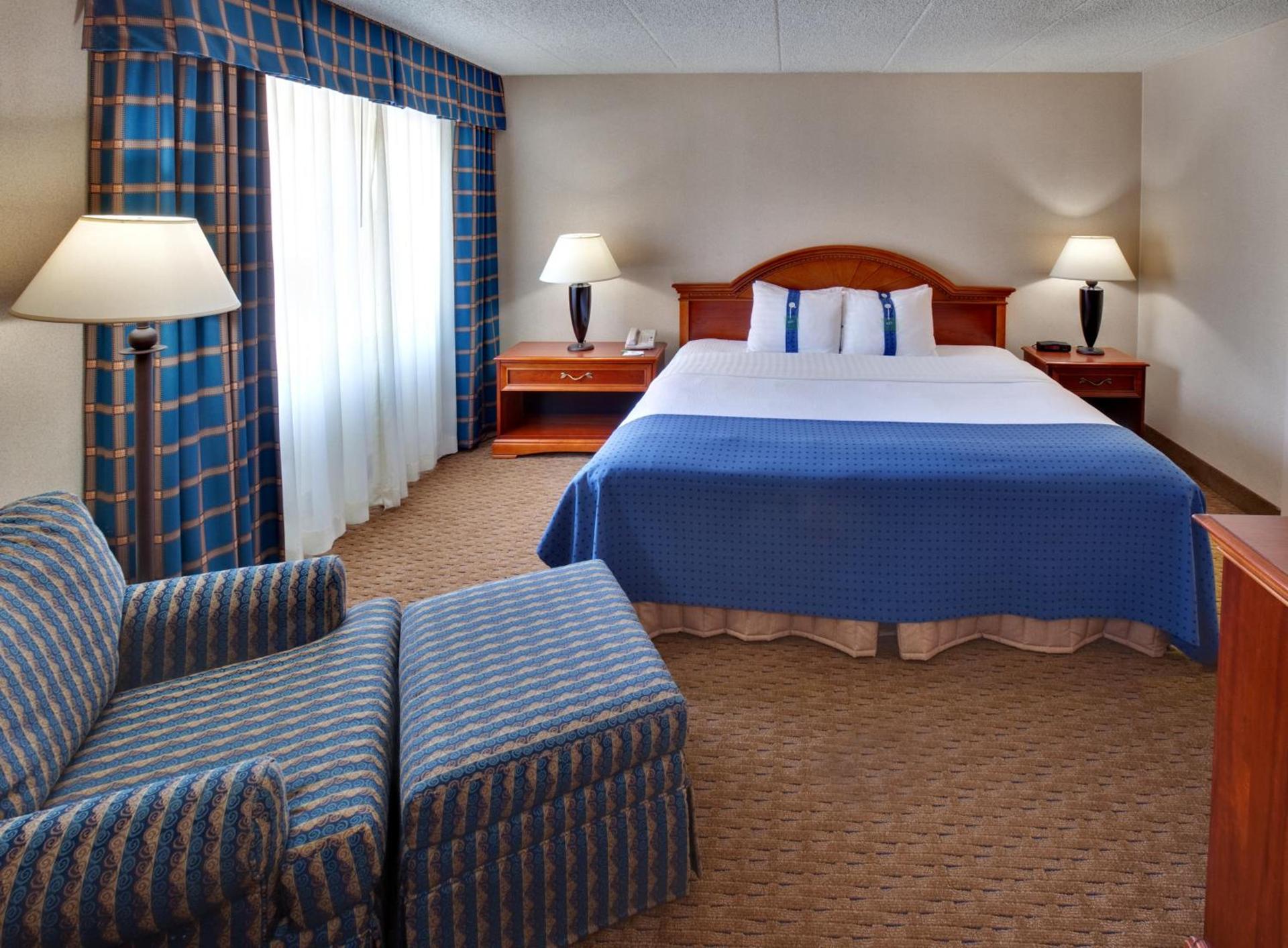 Ramada by Wyndham Midtown Grand Island photo 50