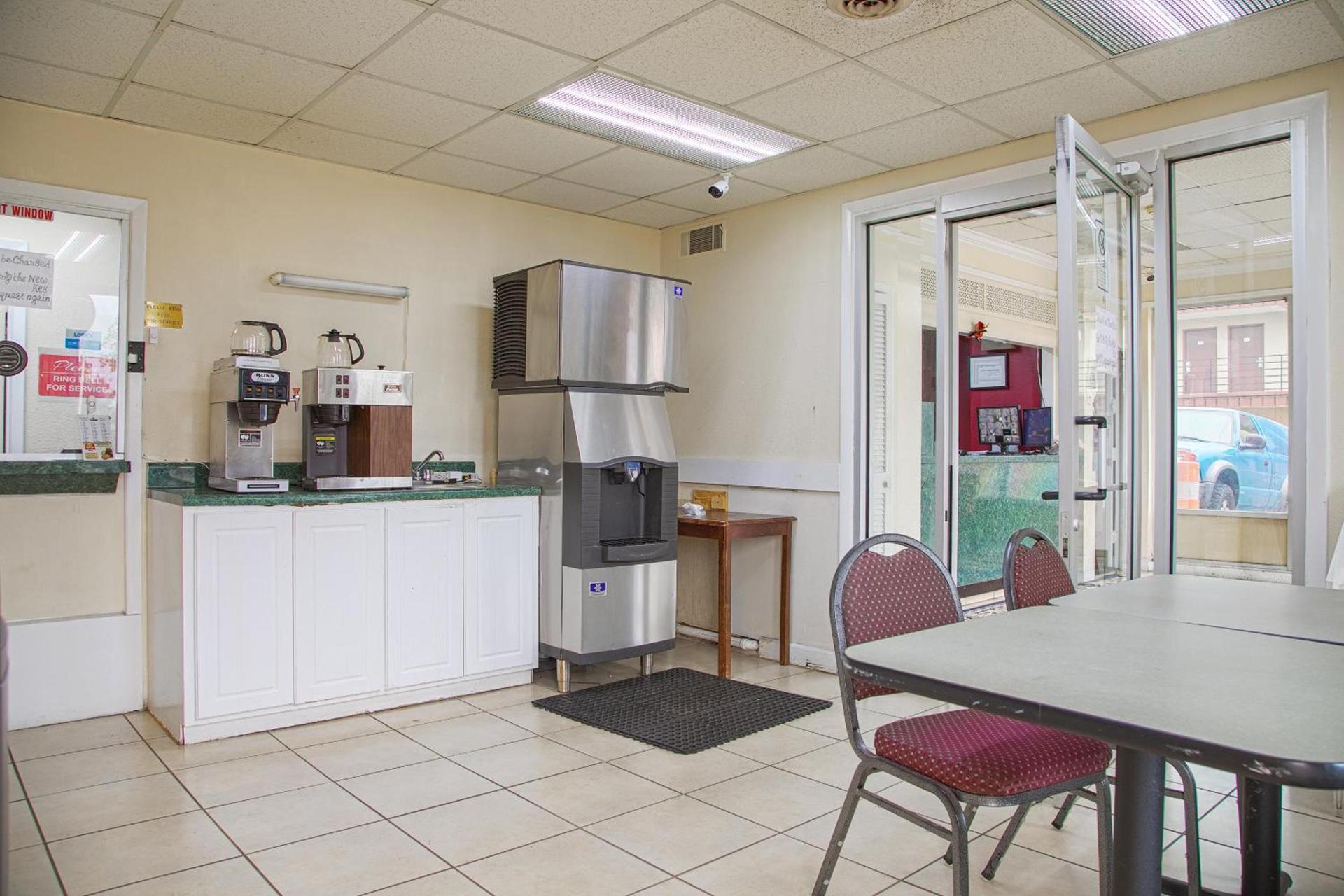 Masters Inn Augusta at Washington Road photo 9