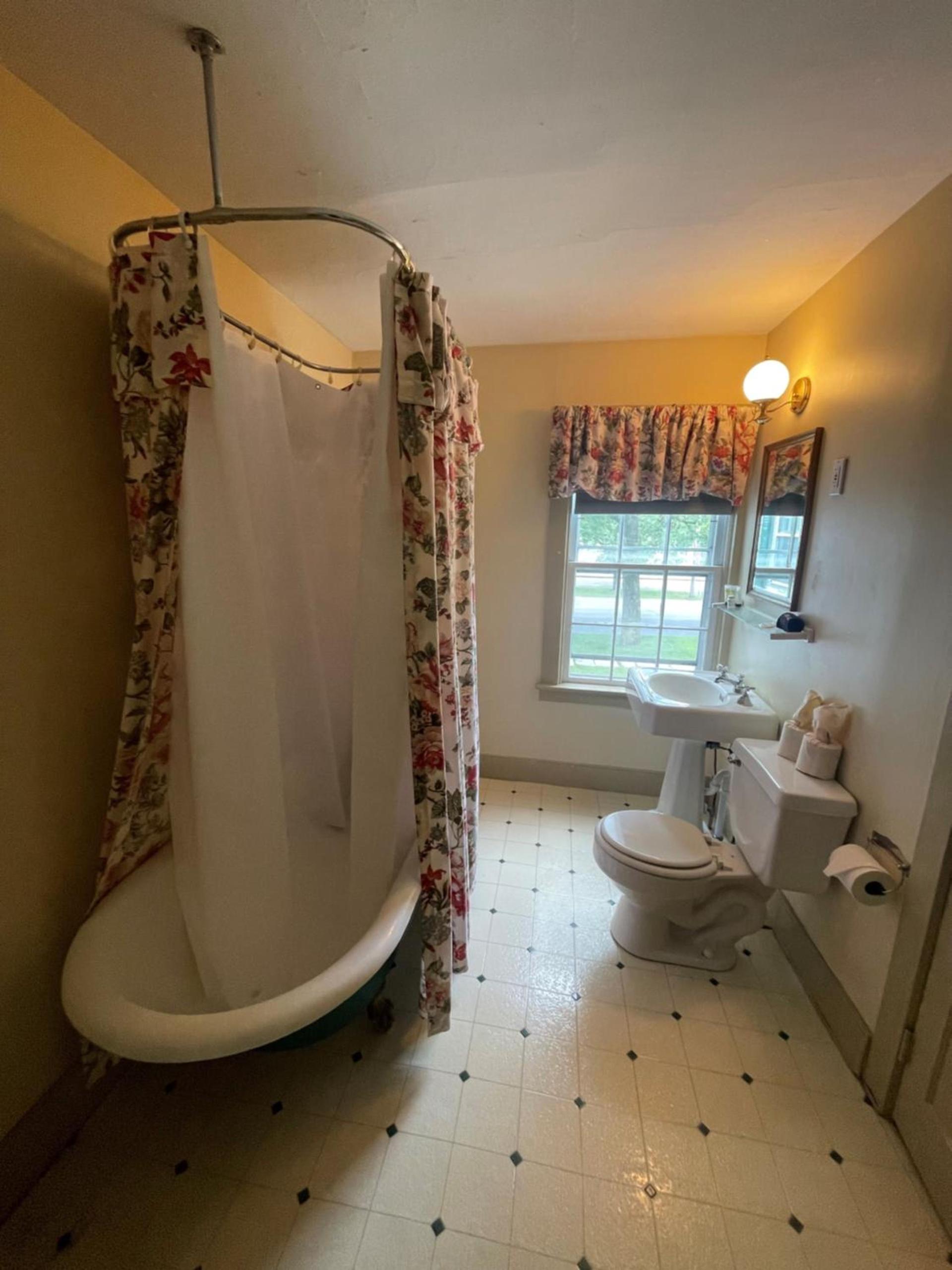 Arlington Inn & Spa photo 81
