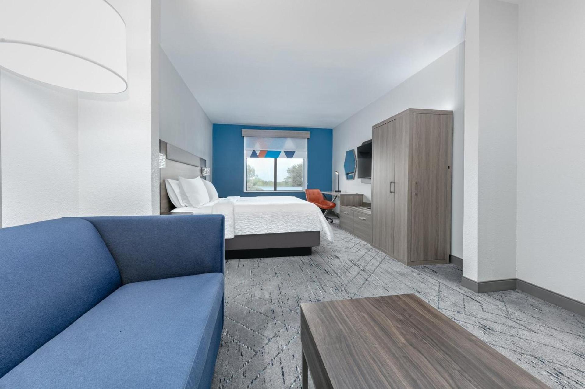 Holiday Inn Express Hotel & Suites Winnie by IHG photo 15