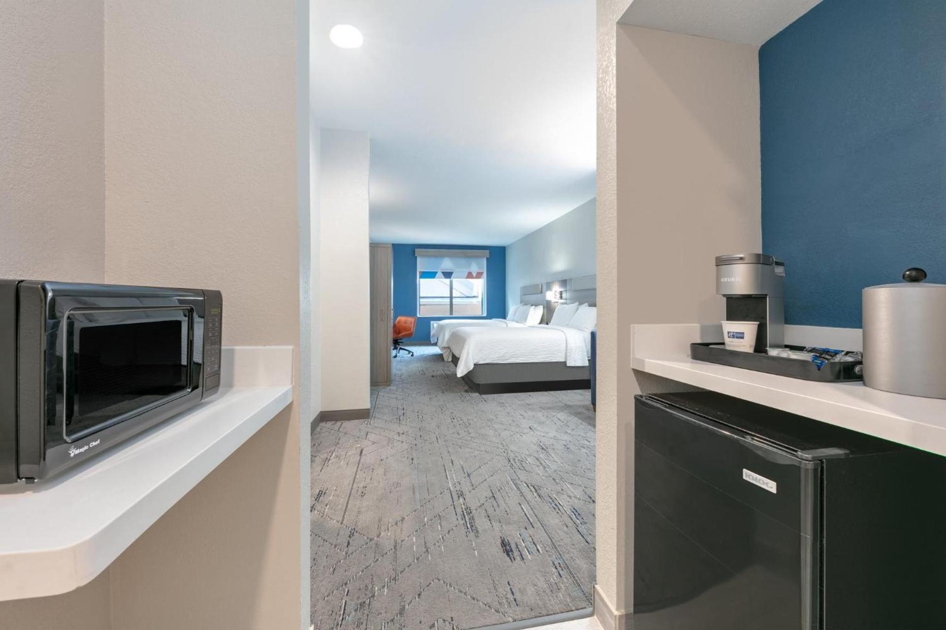 Holiday Inn Express Hotel & Suites Winnie by IHG photo 24