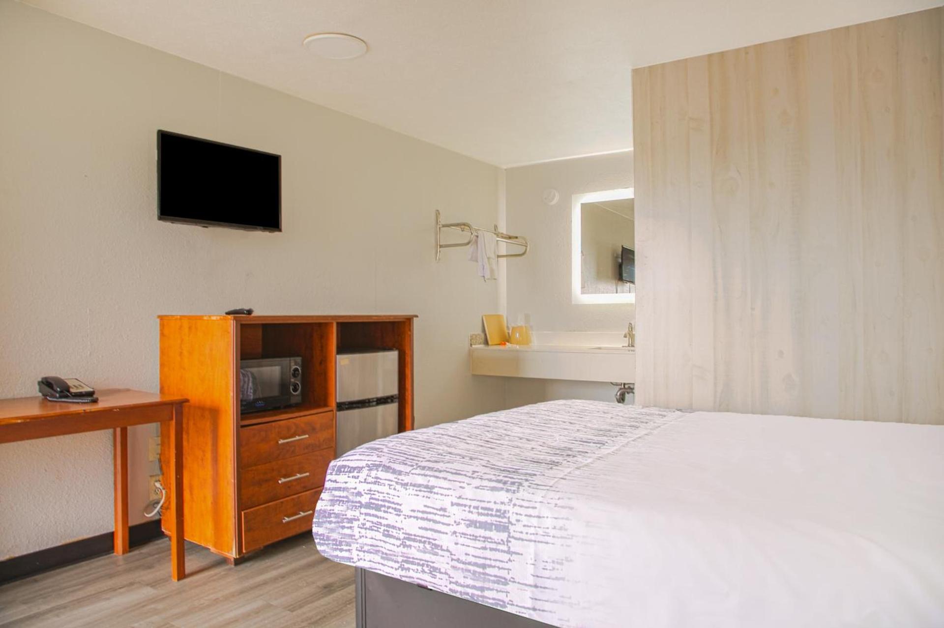 Masters Inn Augusta at Washington Road photo 14