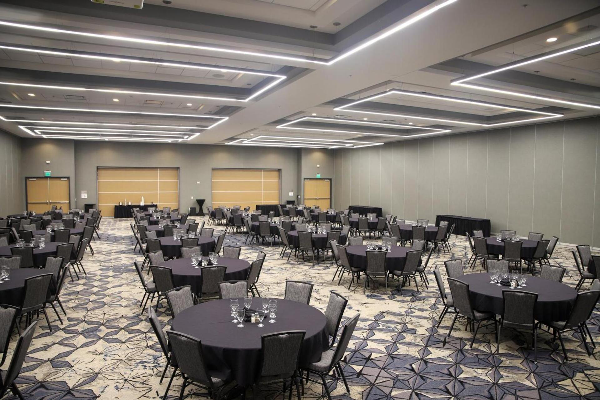 Holiday Inn & Suites Cedar Falls-Waterloo Event Ctr by IHG photo 65