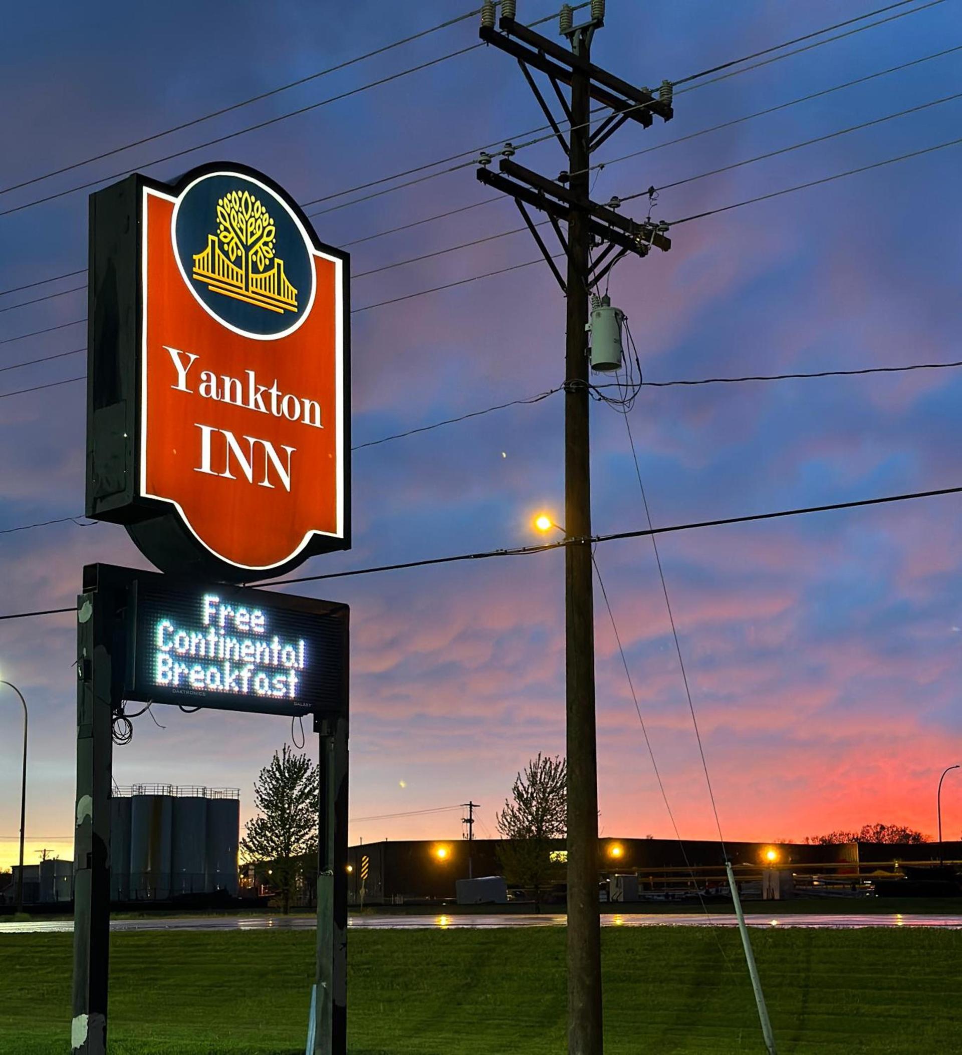 Yankton Inn photo 25