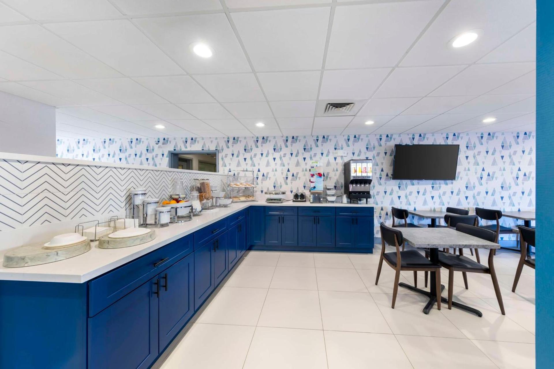 Executive Residency by Best Western Victorville photo 4
