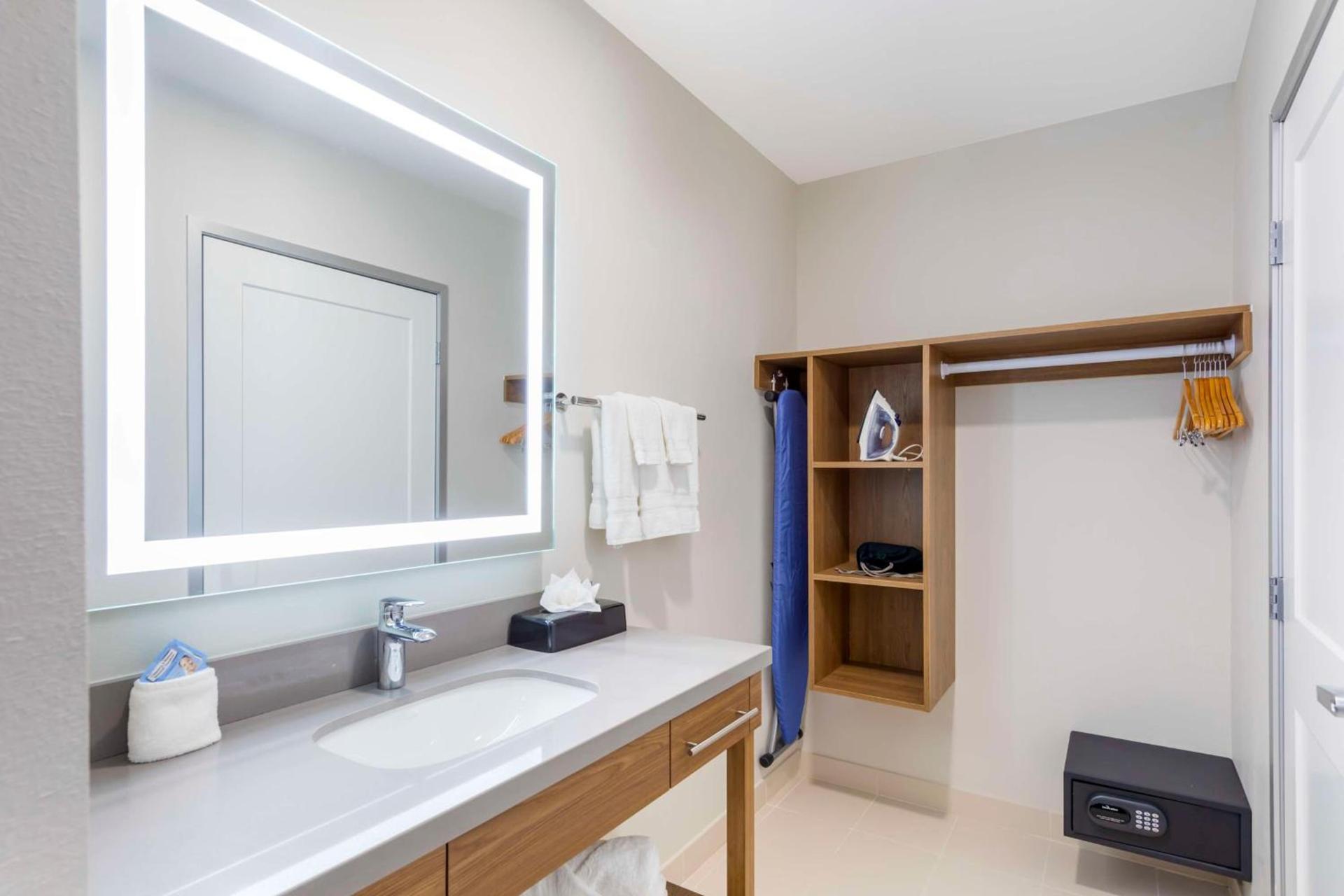 Executive Residency by Best Western Victorville photo 22