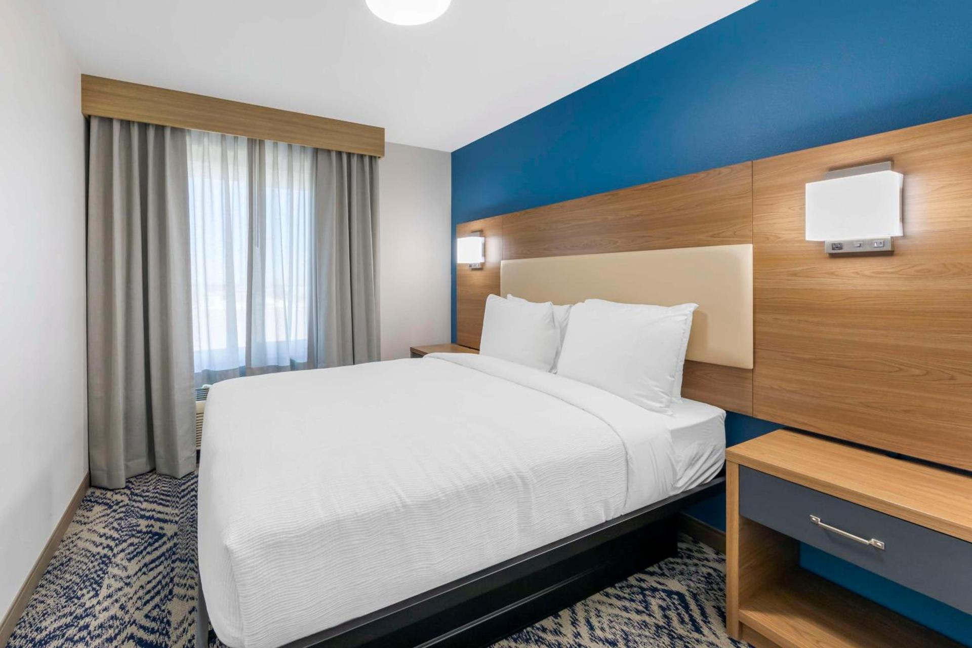 Executive Residency by Best Western Victorville photo 17