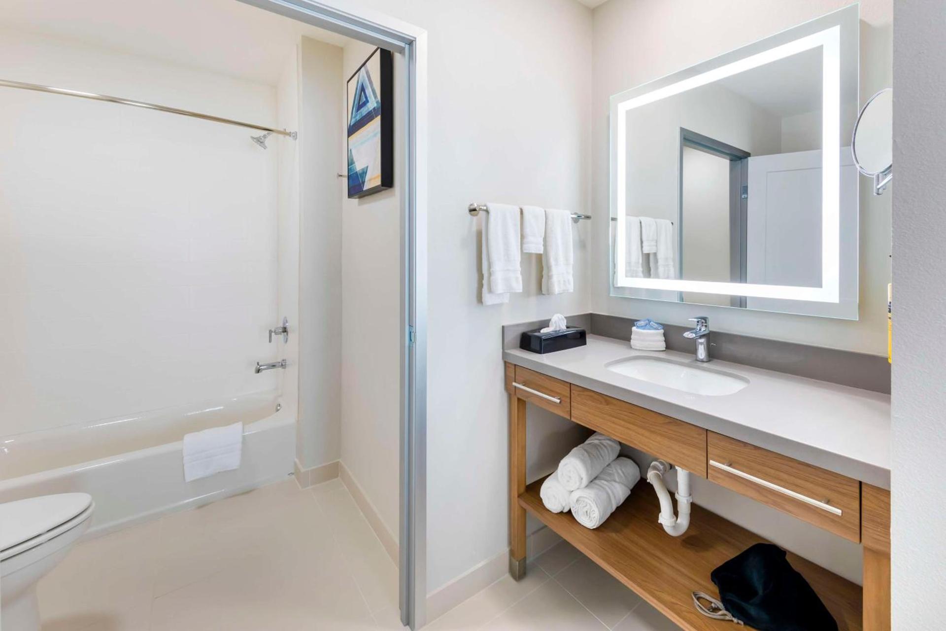 Executive Residency by Best Western Victorville photo 21