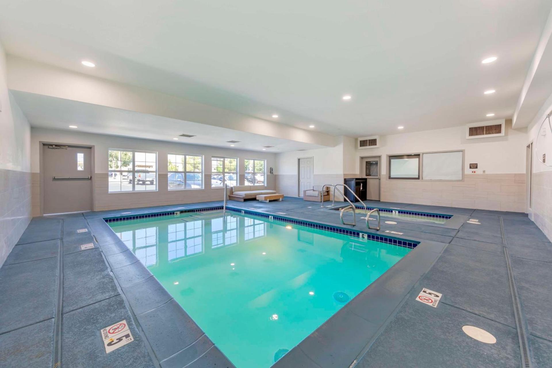 Executive Residency by Best Western Victorville photo 9
