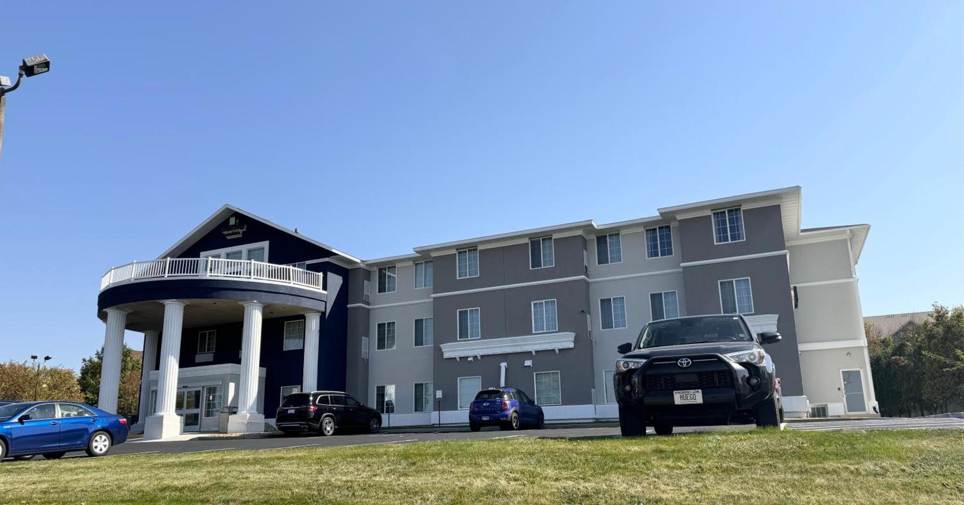 MainStay Suites Madison Airport photo 57