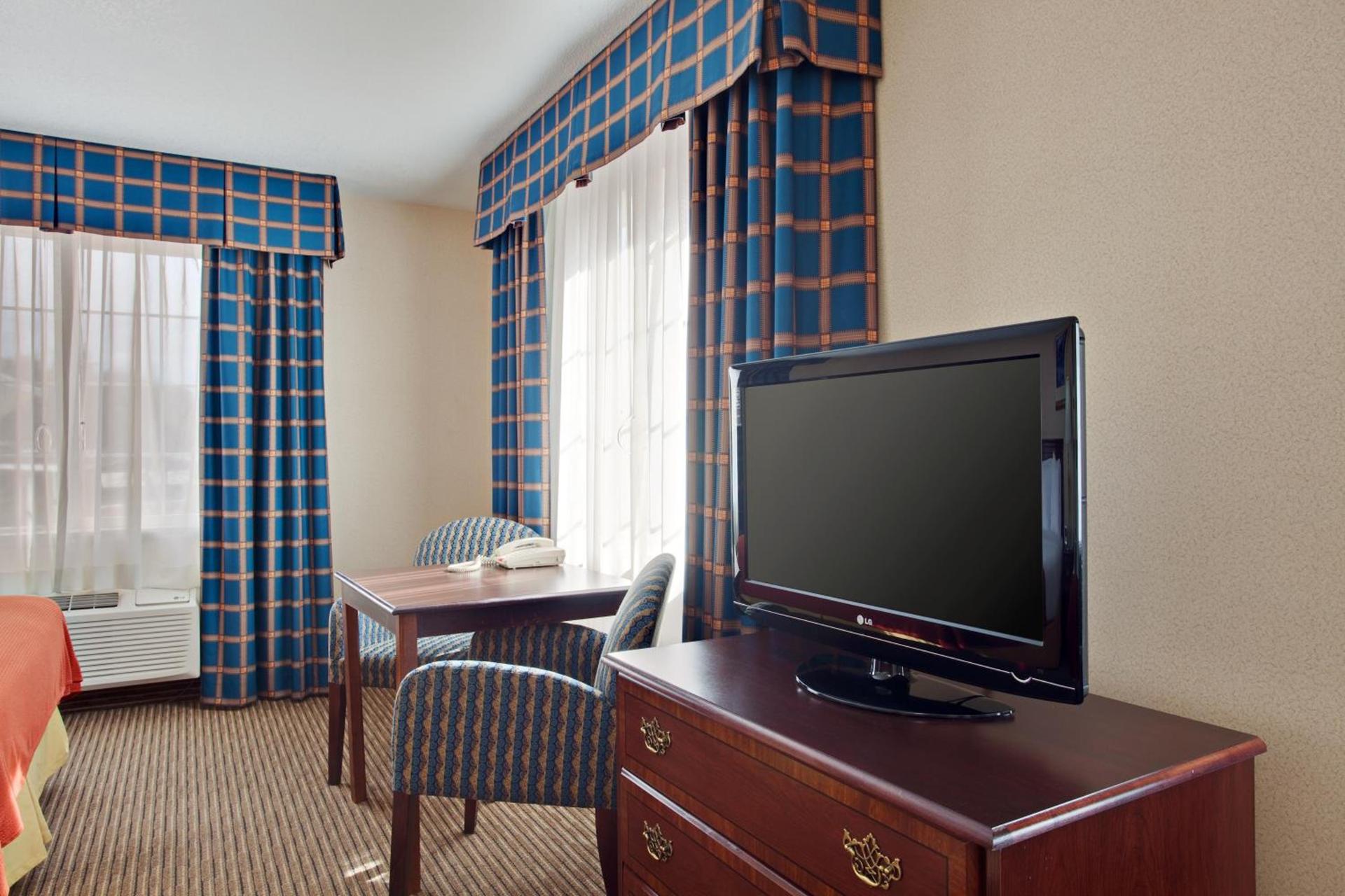 Holiday Inn Express & Suites Jackson by IHG photo 19