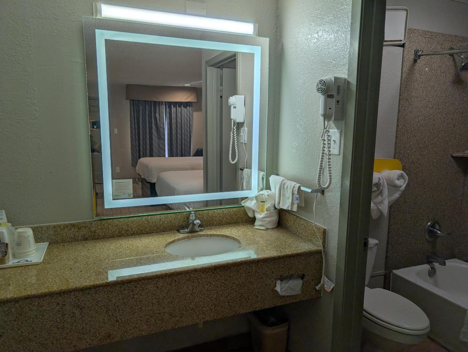 Days Inn by Wyndham Arcadia Louisiana photo 14