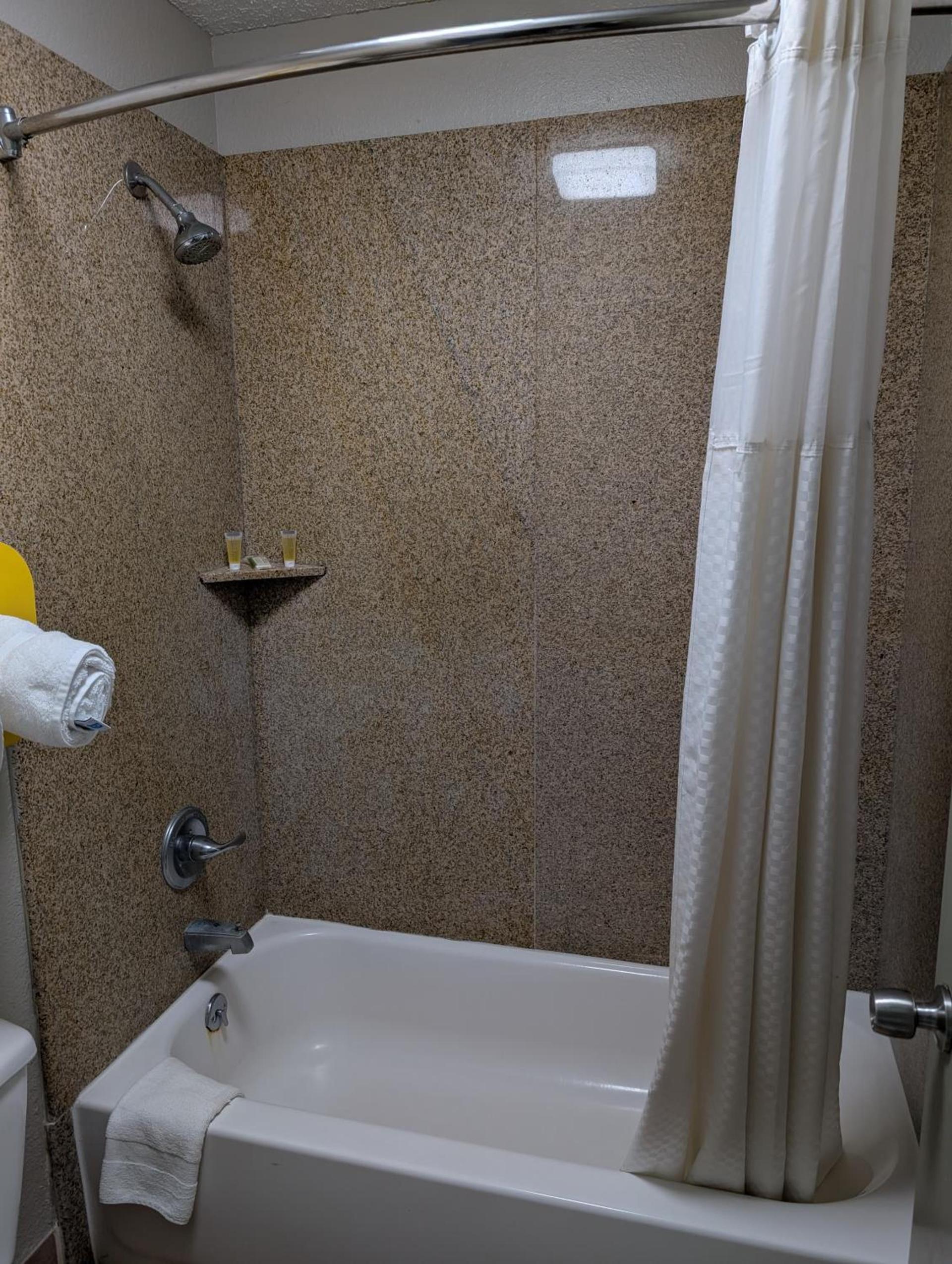 Days Inn by Wyndham Arcadia Louisiana photo 15