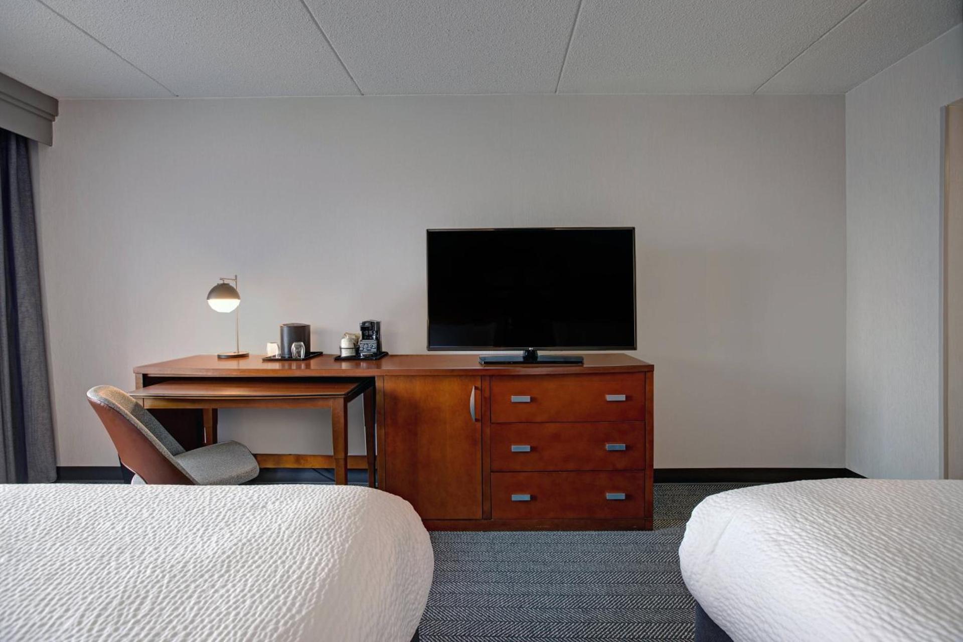 Courtyard Chicago Elmhurst/Oakbrook Area photo 18