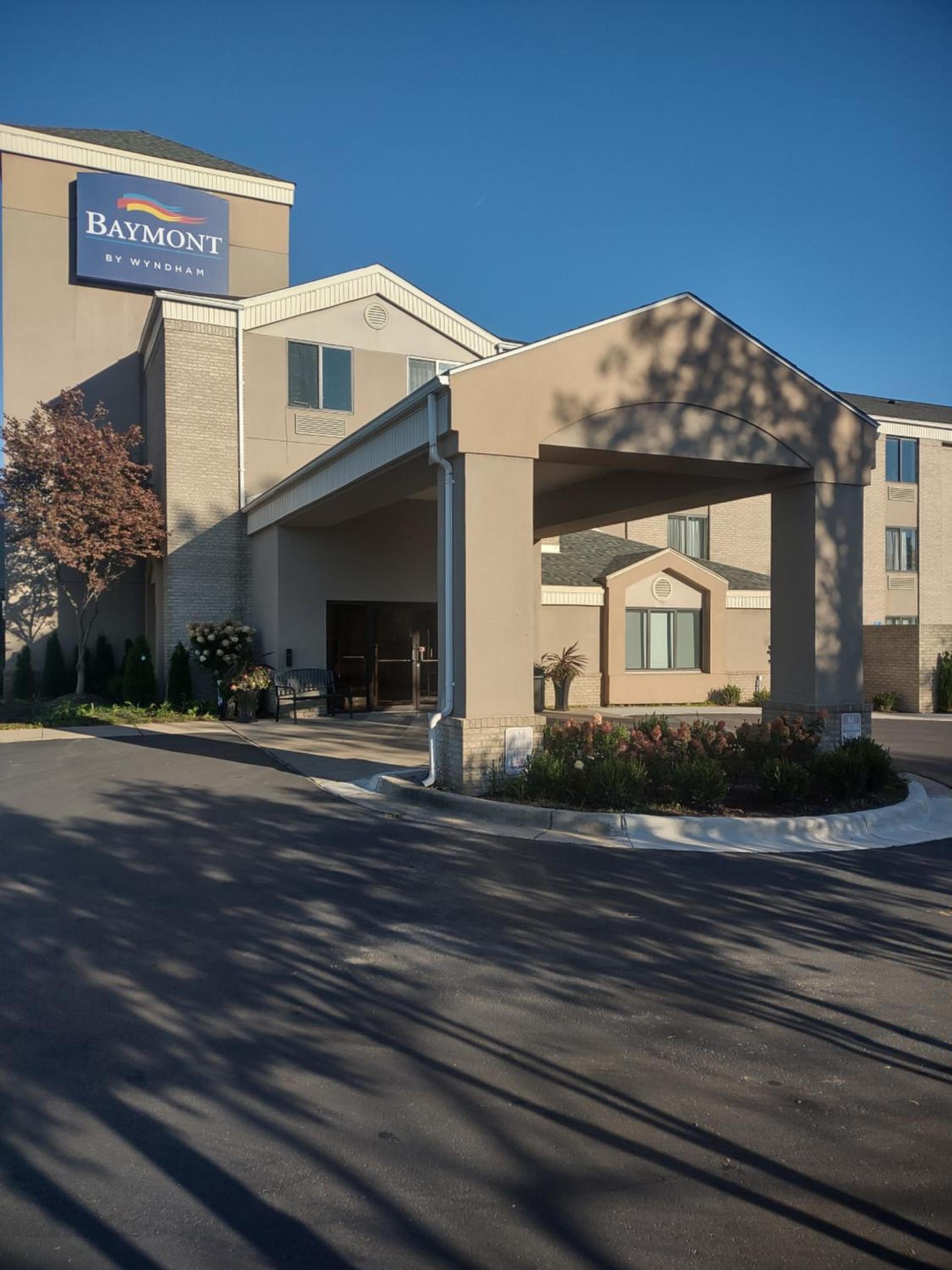 Baymont by Wyndham Flat Rock photo 1