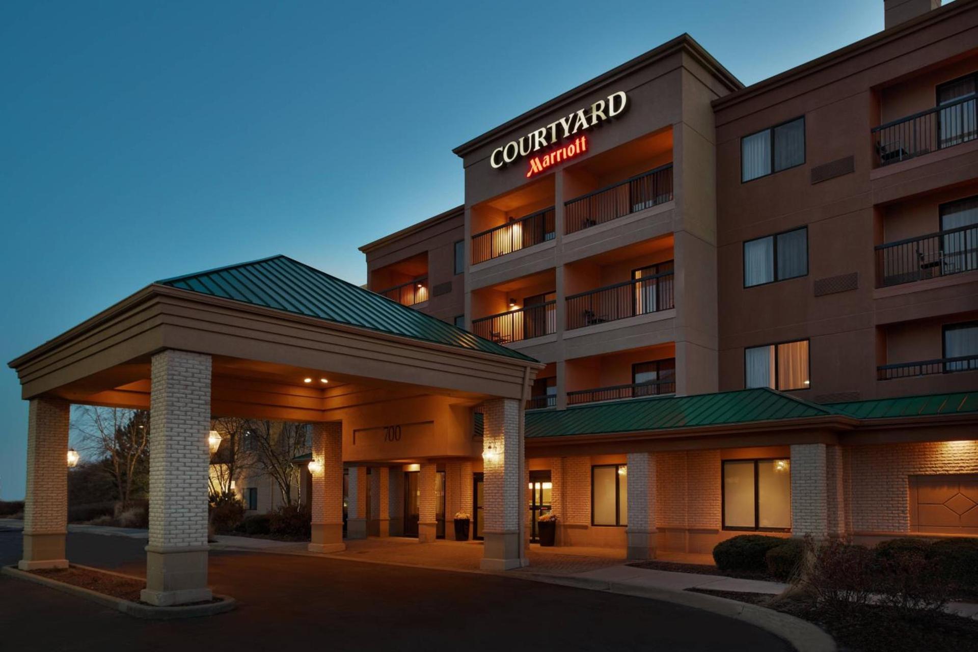 Courtyard Chicago St. Charles — hotel in Saint Charles