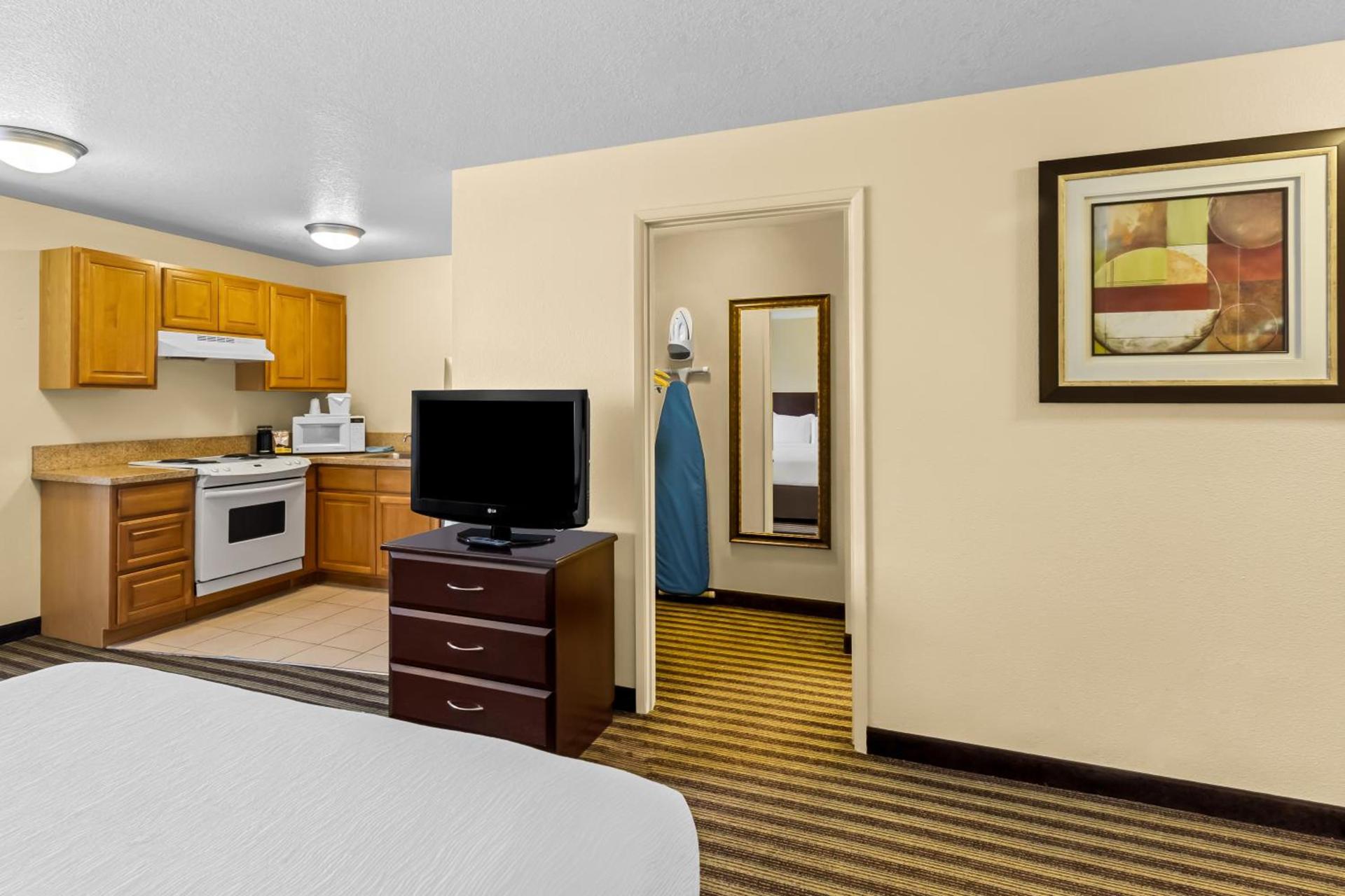 Quality Inn & Suites Vancouver - Hazel Dell photo 46