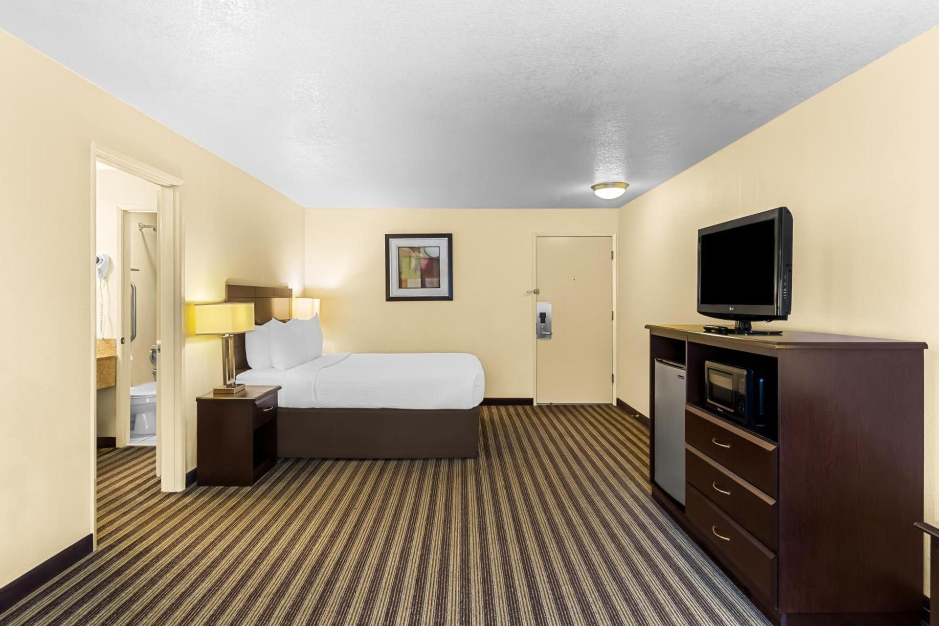 Quality Inn & Suites Vancouver - Hazel Dell photo 50
