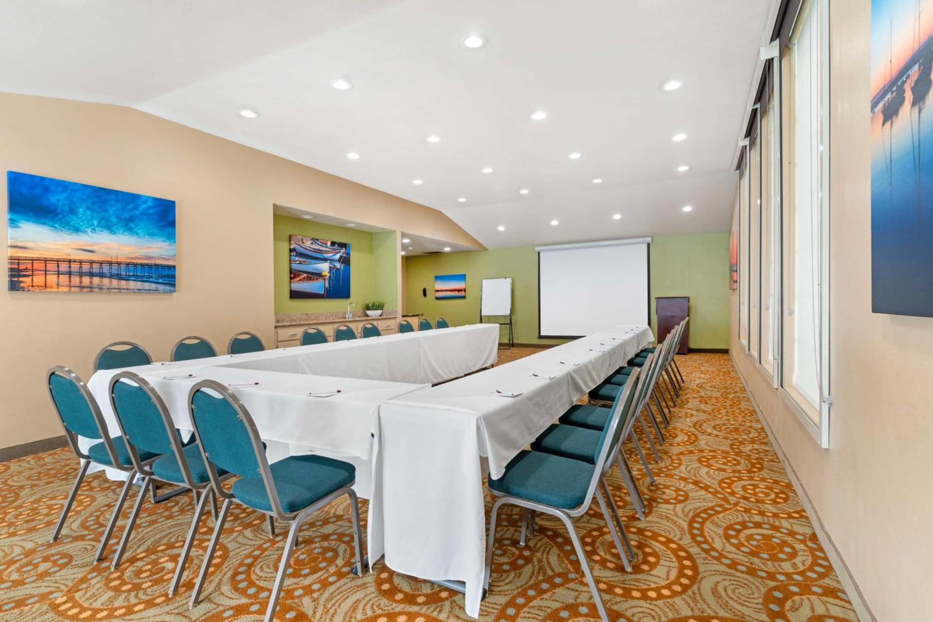 Best Western Plus Heritage Inn photo 8