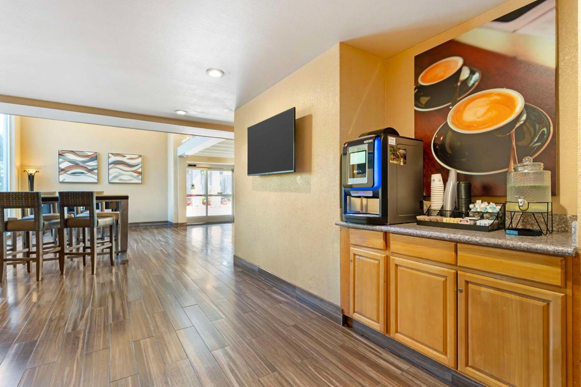 Best Western Plus Heritage Inn photo 9