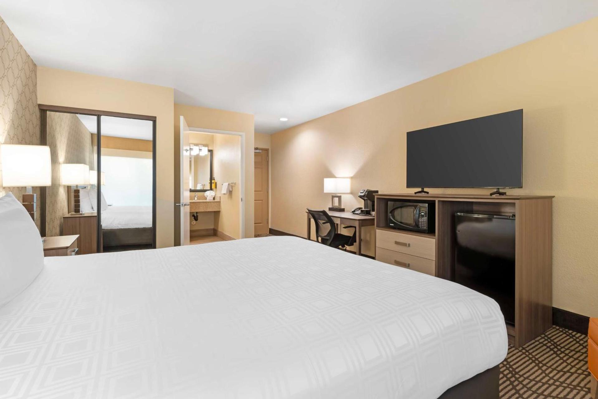 Best Western Plus Heritage Inn photo 28
