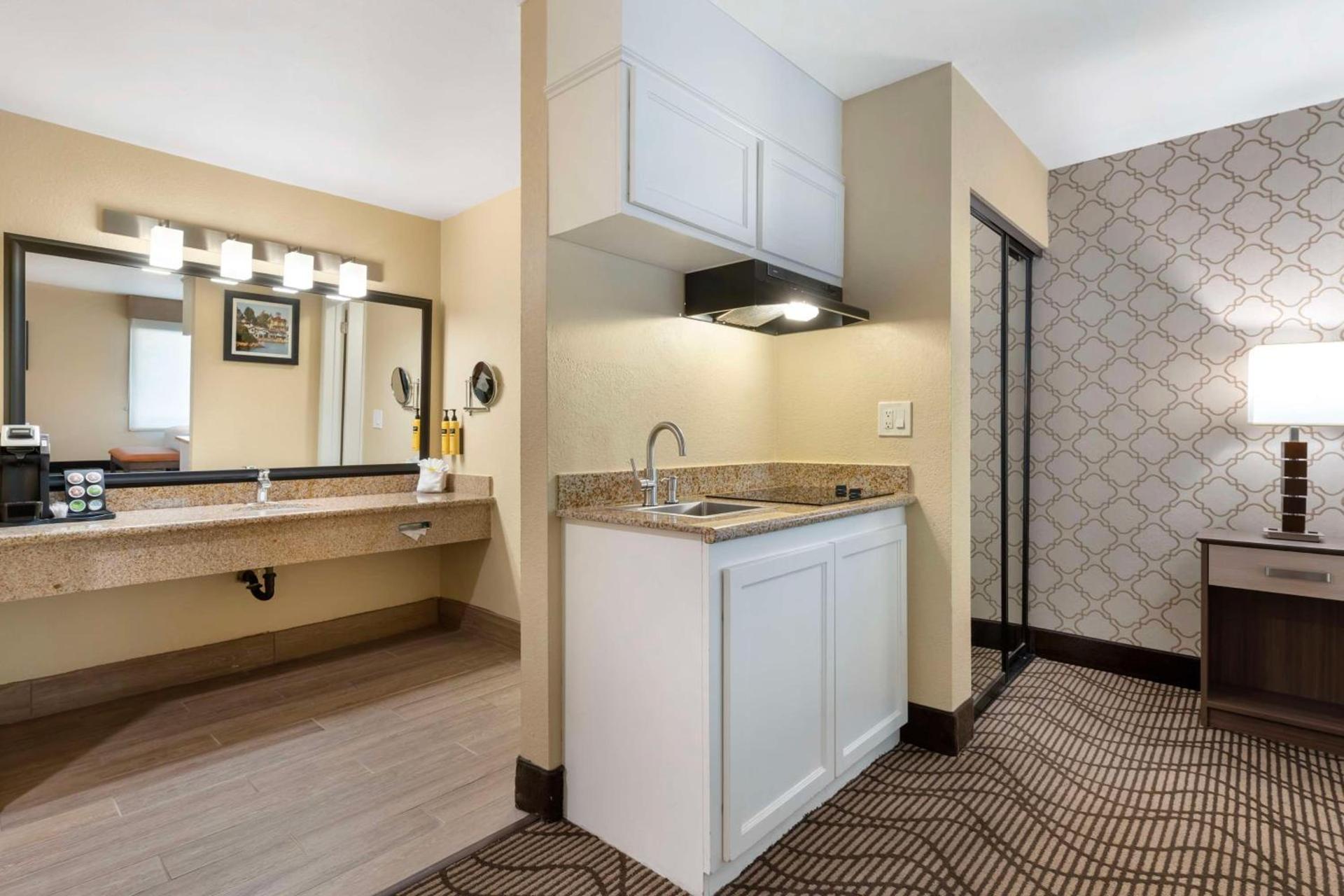 Best Western Plus Heritage Inn photo 35