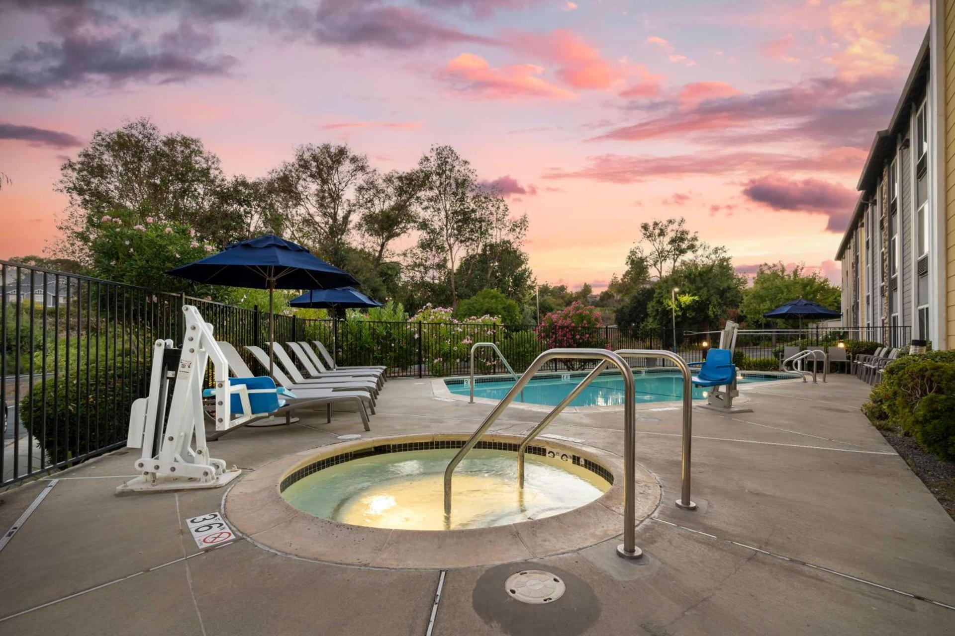 Best Western Plus Heritage Inn photo 16